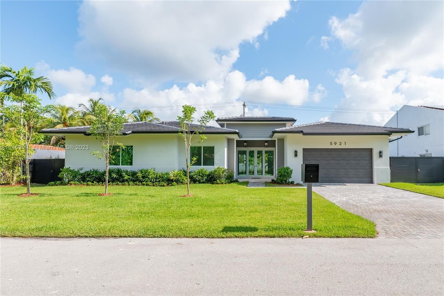 Real estate property located at 5921 56 Ter, Miami-Dade County, GABLES EDGE, South Miami, FL