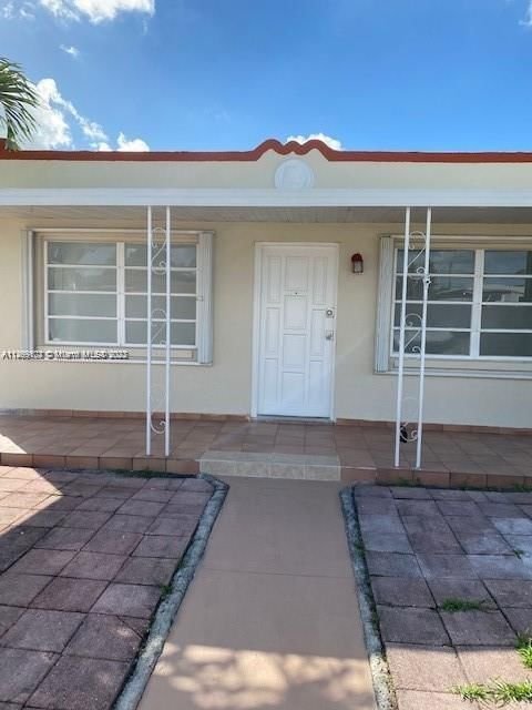 Real estate property located at 520 14th St, Miami-Dade County, HIALEAH 8TH ADD, Hialeah, FL