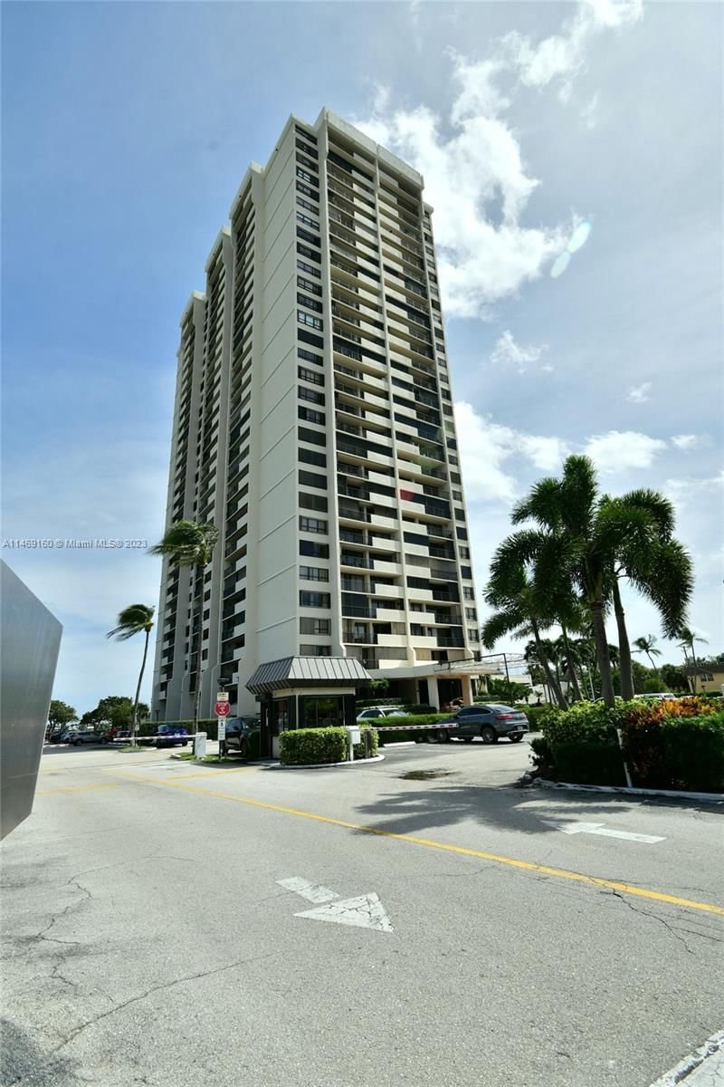 Real estate property located at 5600 Flagler Dr #206, Palm Beach County, PALM BEACH HOUSE CONDO, West Palm Beach, FL