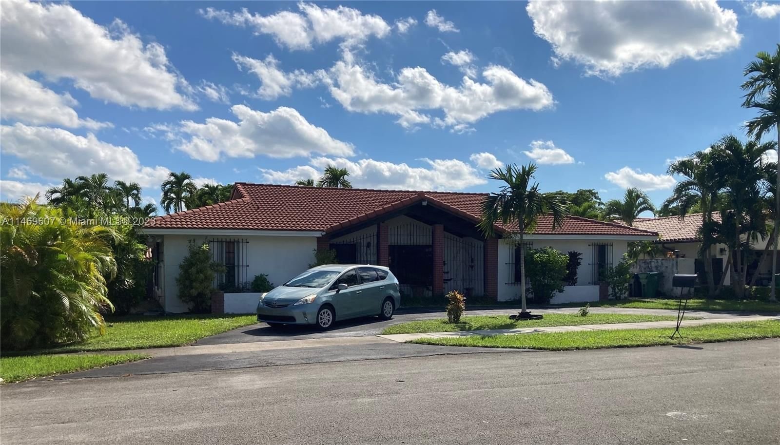 Real estate property located at 10452 21st St, Miami-Dade County, LOYOLA ESTATES, Miami, FL