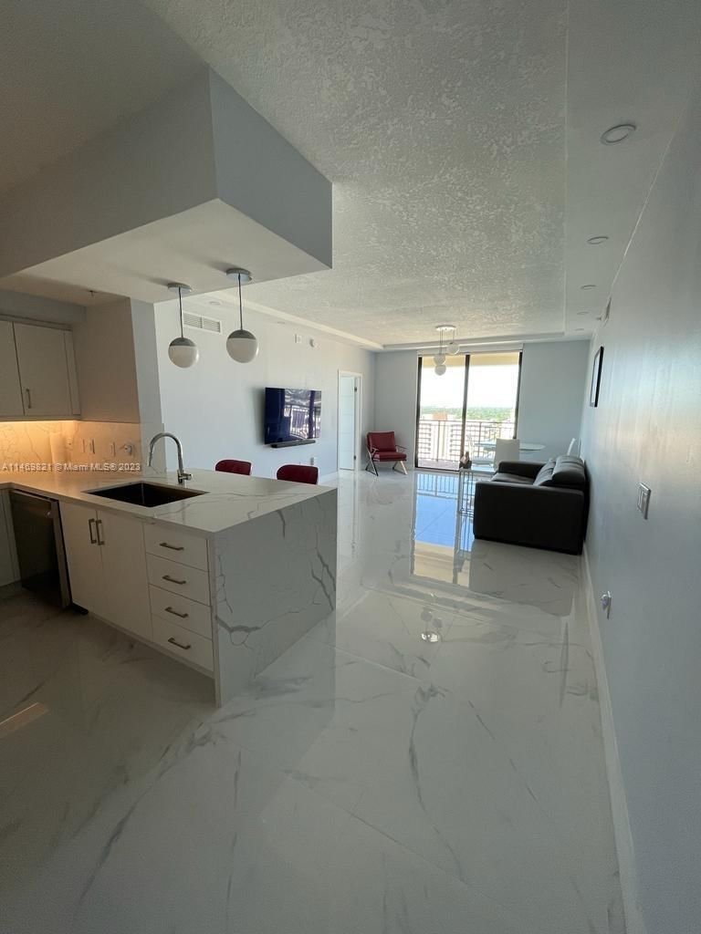 Real estate property located at 888 Douglas Rd PH15, Miami-Dade County, PUERTA DE PALMAS CONDO, Coral Gables, FL