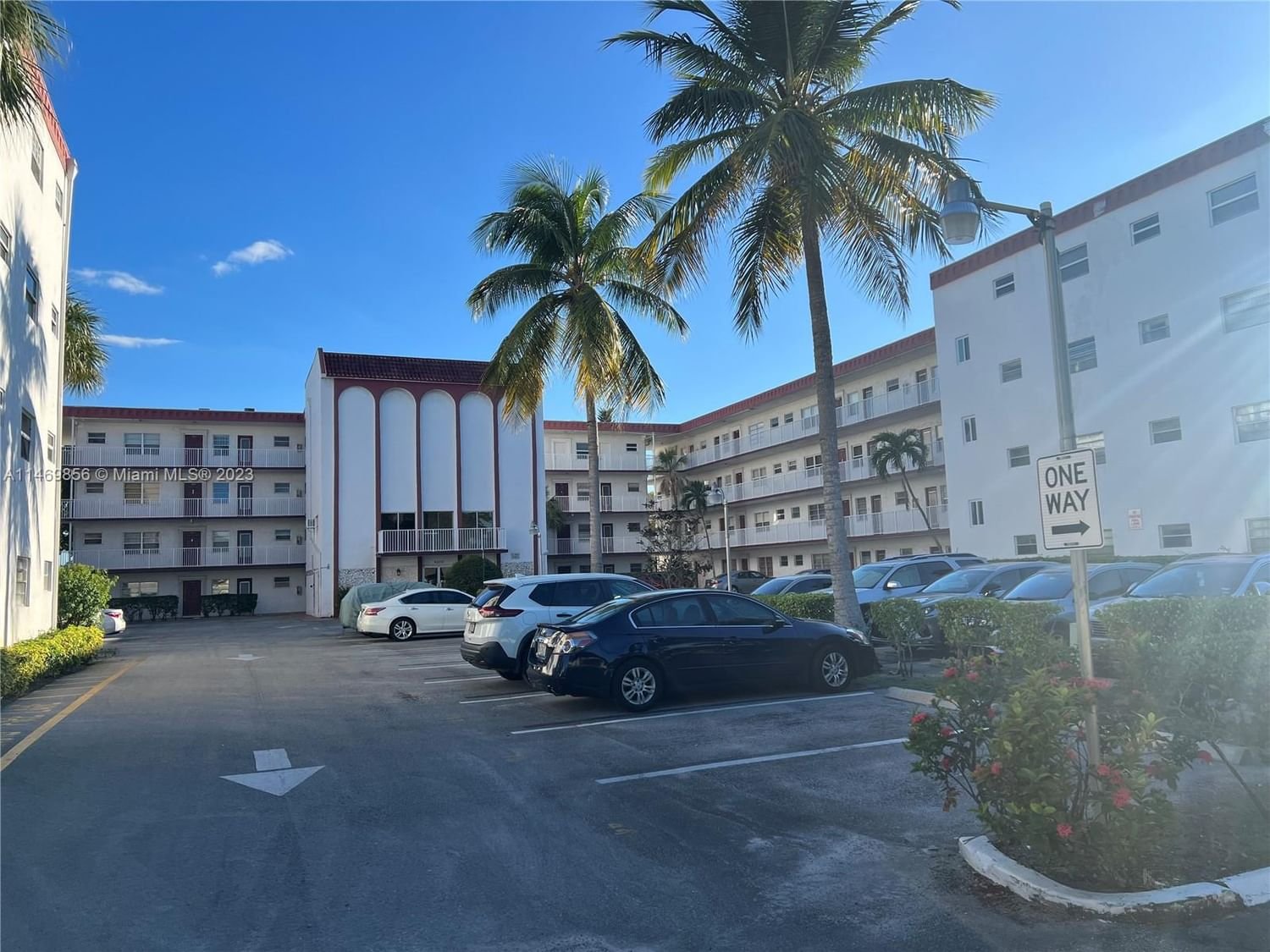 Real estate property located at 4270 40th St #313, Broward County, GARNET CONDO, Lauderdale Lakes, FL