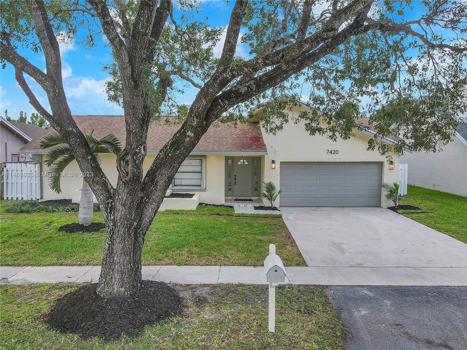 Real estate property located at 7420 41st Ct, Broward County, BOULEVARD NORTH, Lauderhill, FL
