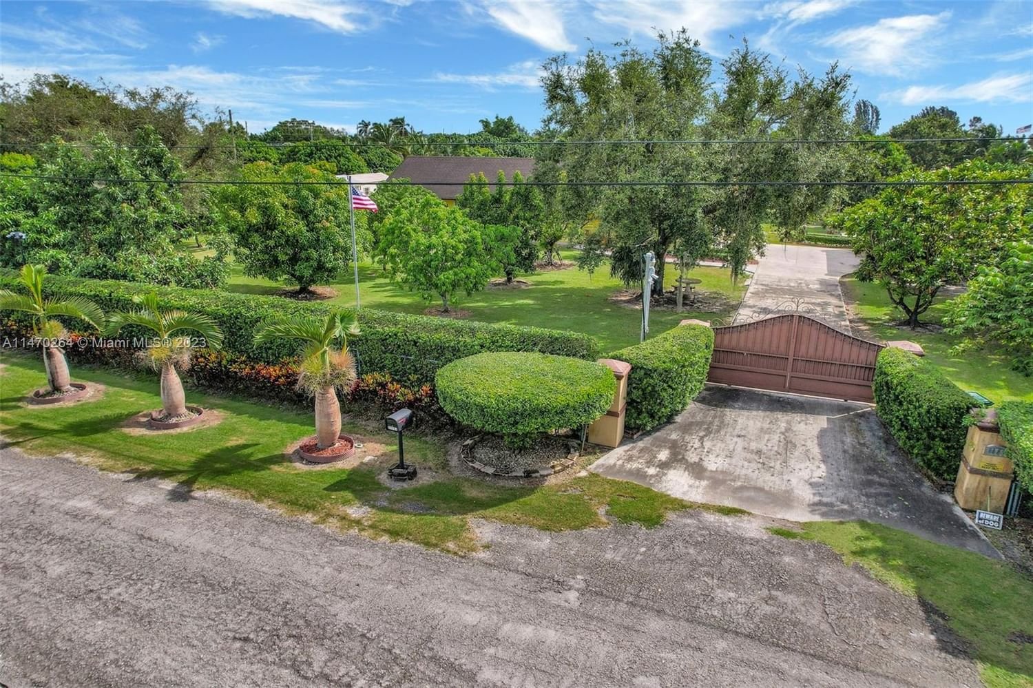 Real estate property located at 21701 189th Ave, Miami-Dade County, Miami, FL