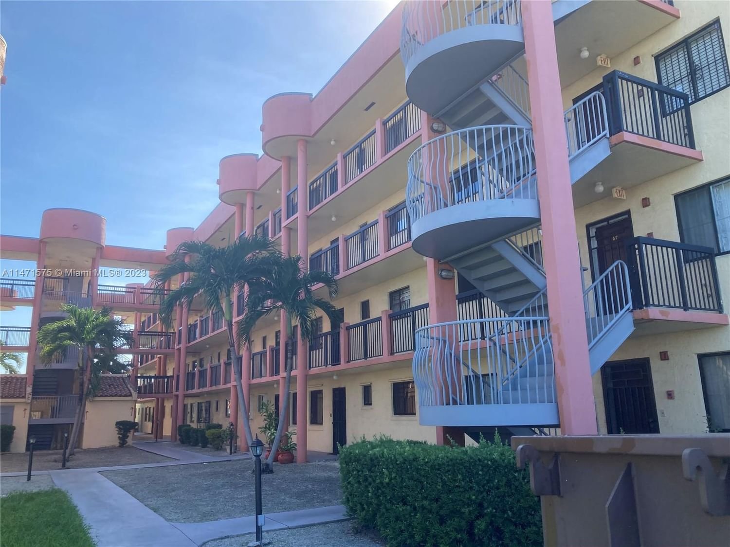 Real estate property located at 5290 21st Ct #301, Miami-Dade County, ALAMEDA TOWER I CONDO, Hialeah, FL