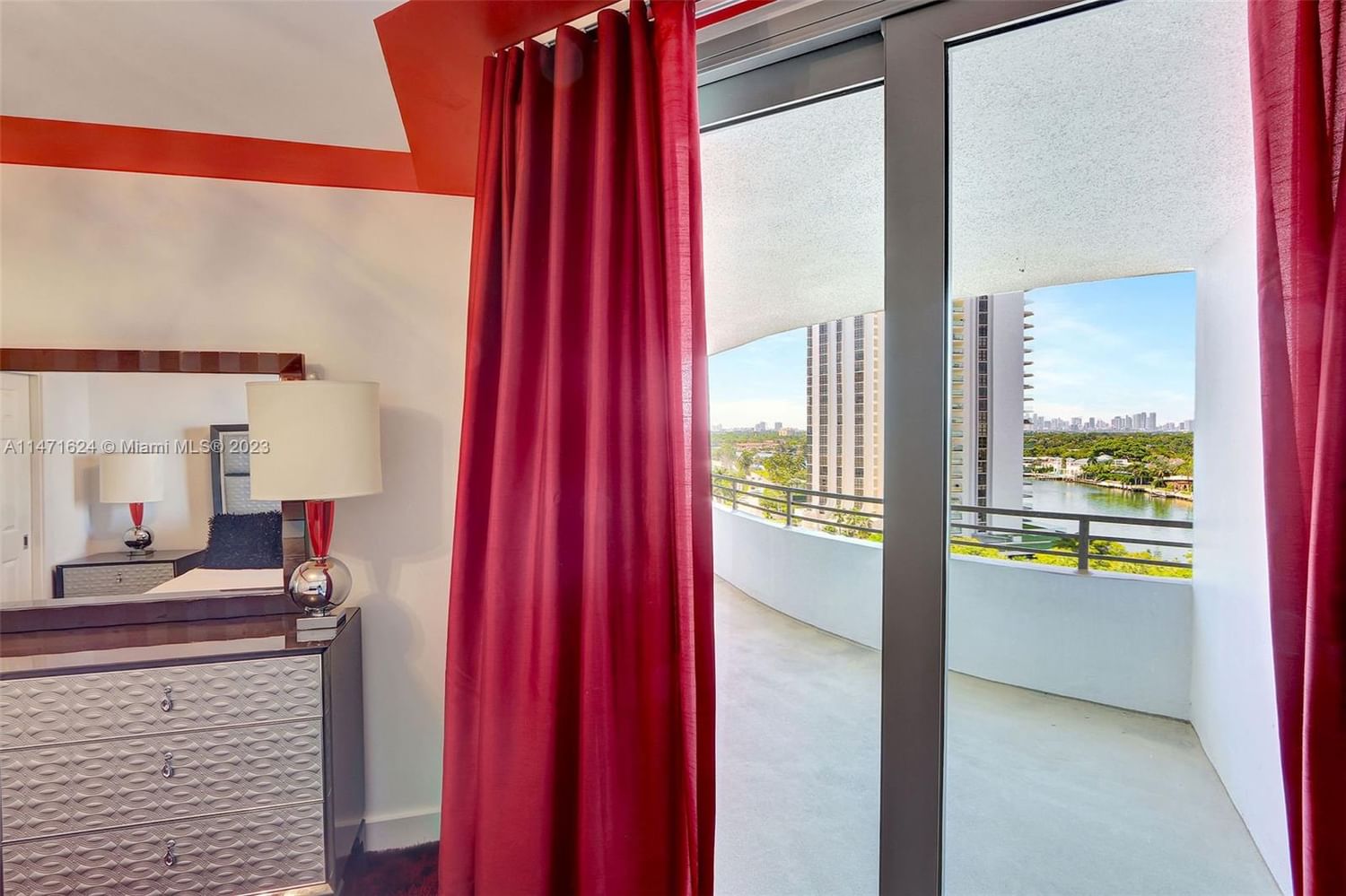 Real estate property located at 5555 Collins Ave #11Z, Miami-Dade County, Miami Beach, FL
