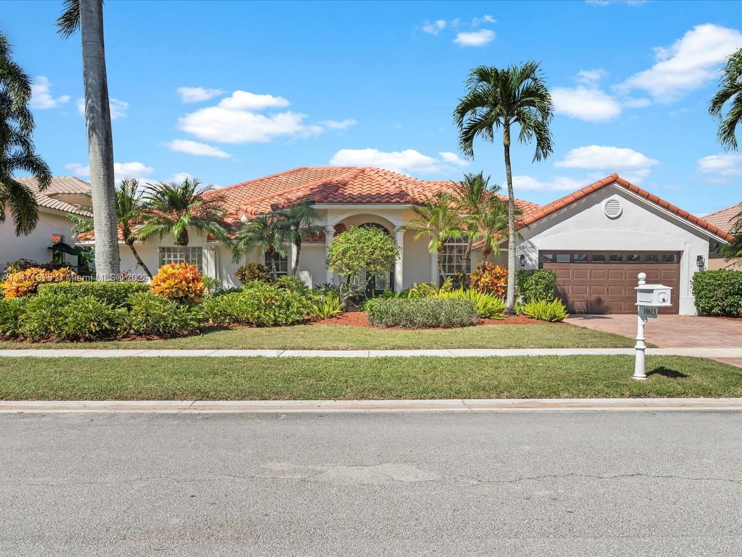 Real estate property located at 10613 Maple Chase Dr, Palm Beach County, BOCA ISLES WEST PH 1 A, Boca Raton, FL