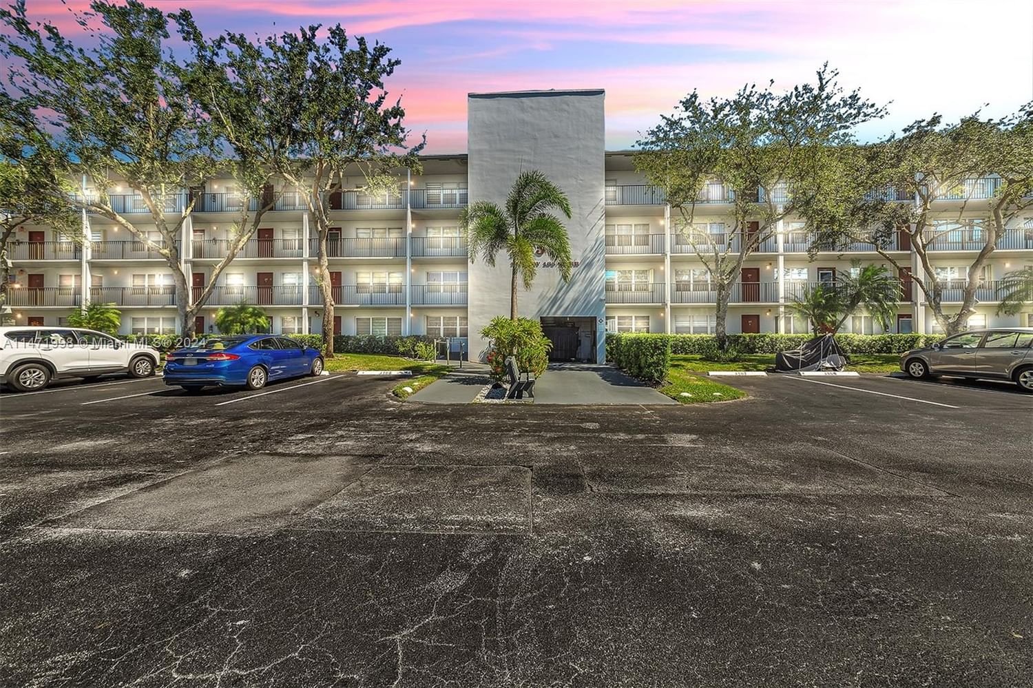 Real estate property located at 1301 135th Ter #201J, Broward County, IVANHOE WEST, Pembroke Pines, FL
