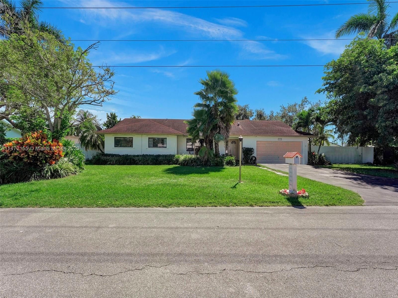 Real estate property located at 16330 284th St, Miami-Dade County, REDLANDS MANSIONS 1ST ADD, Homestead, FL