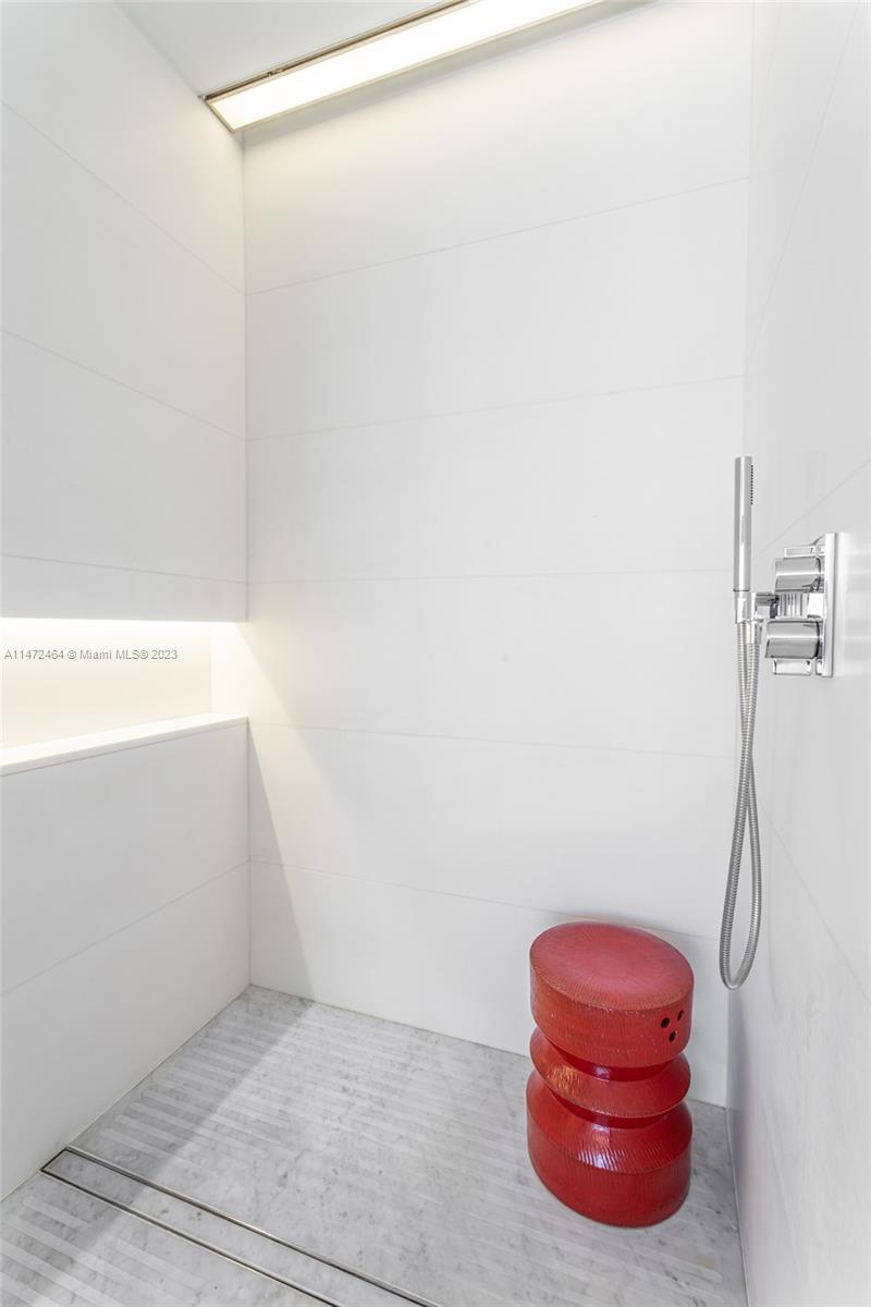 Real estate property located at 3315 Collins Ave #10C, Miami-Dade County, Miami Beach, FL