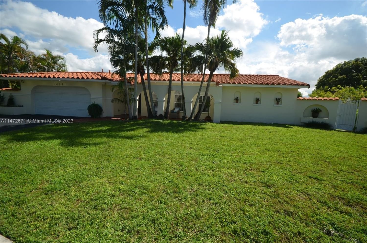 Real estate property located at 14141 Leaning Pine Dr, Miami-Dade County, MIAMI LAKES SEC 6, Miami Lakes, FL