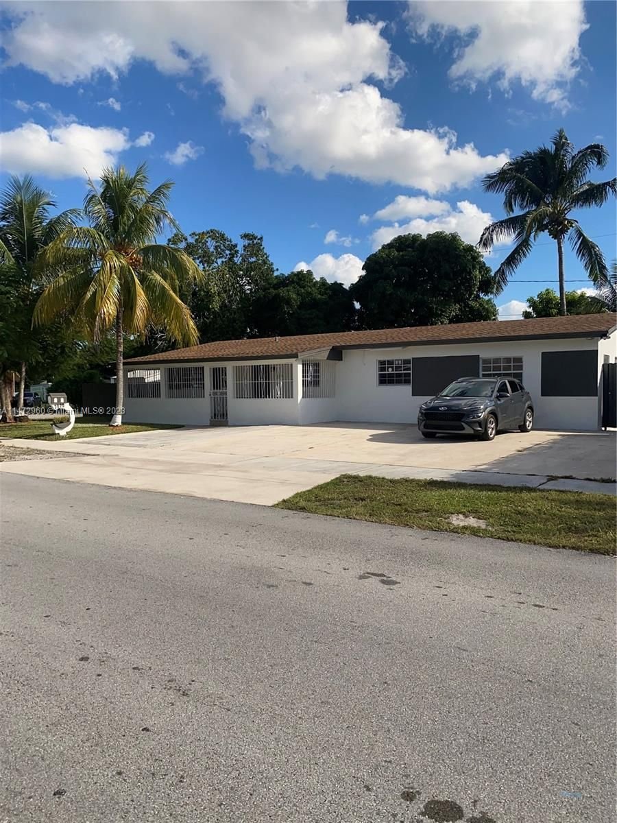 Real estate property located at 3820 171st St, Miami-Dade County, CAROL CITY REV PLAT, Miami Gardens, FL