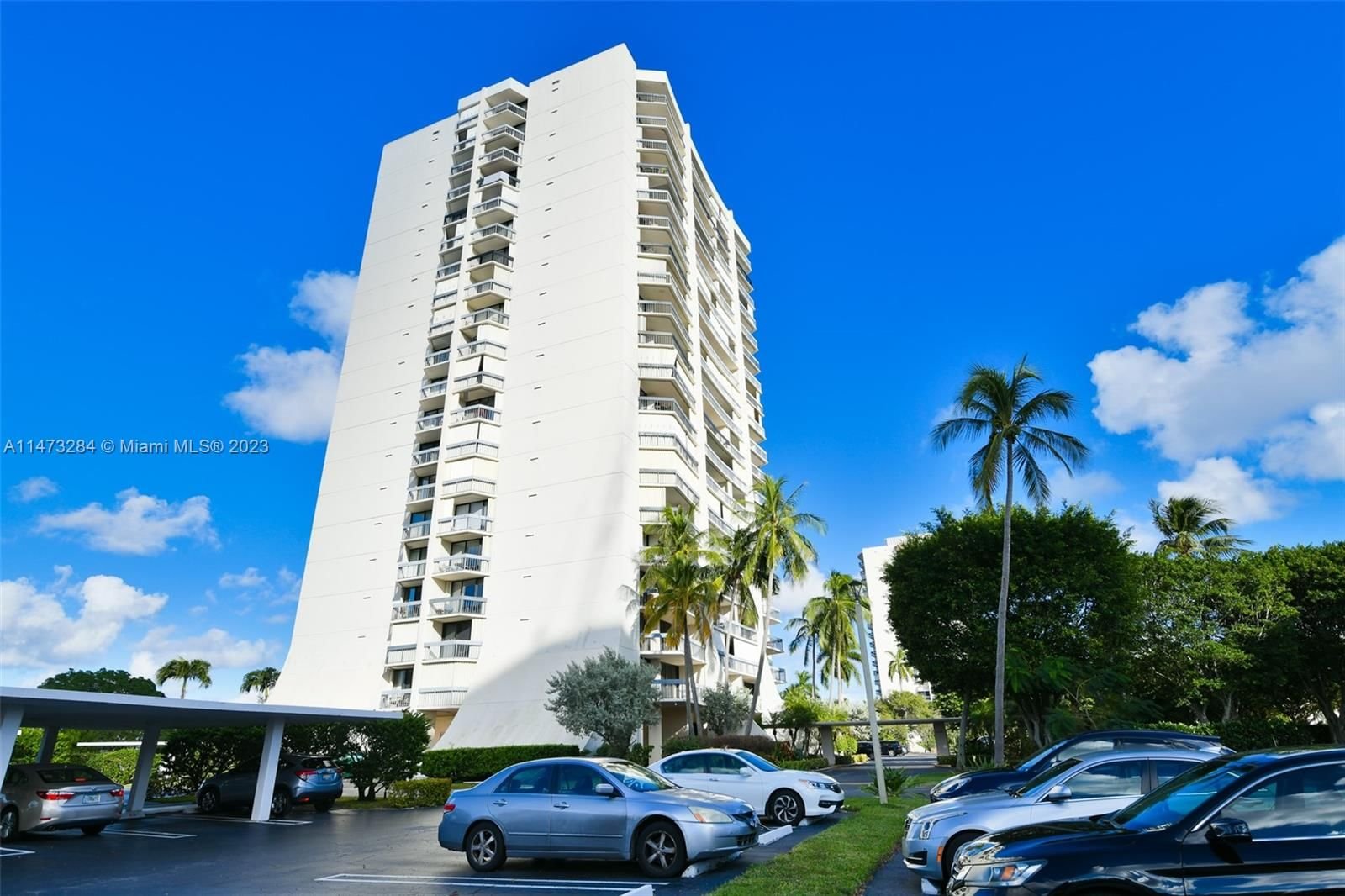 Real estate property located at 2400 Presidential Way #406, Palm Beach County, LANDS OF THE PRESIDENT CO, West Palm Beach, FL