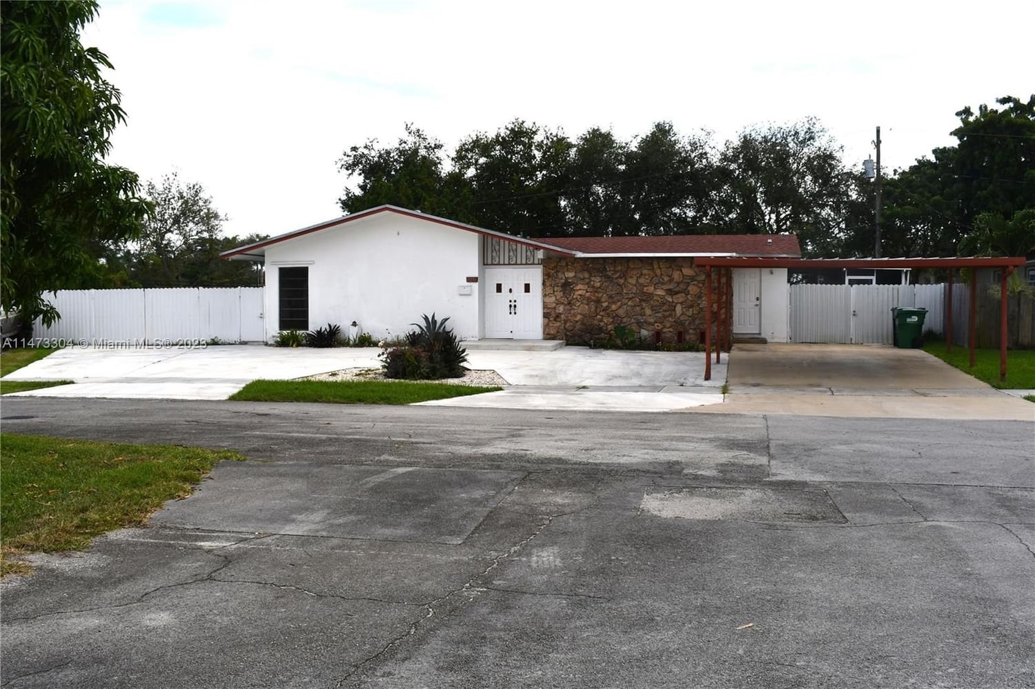 Real estate property located at 10190 203rd Ter, Miami-Dade County, Cutler Bay, FL