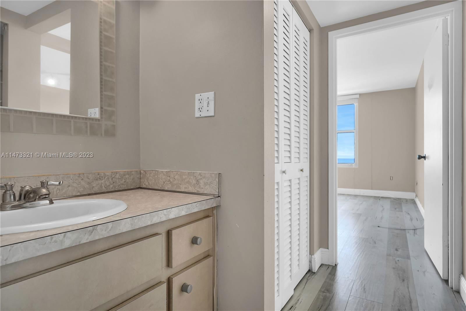 Real estate property located at 2899 Collins Ave #1435, Miami-Dade County, Miami Beach, FL