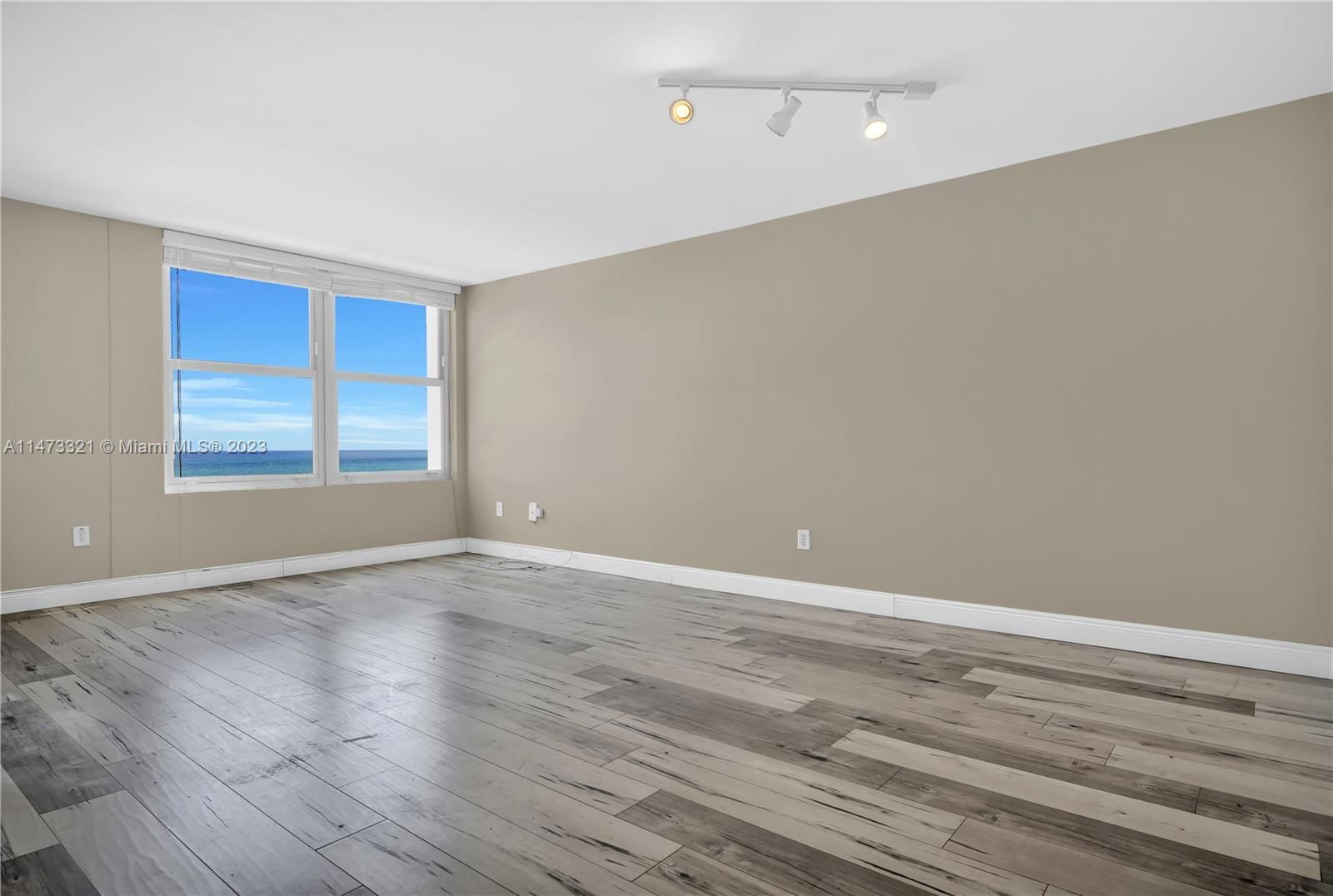 Real estate property located at 2899 Collins Ave #1435, Miami-Dade County, Miami Beach, FL