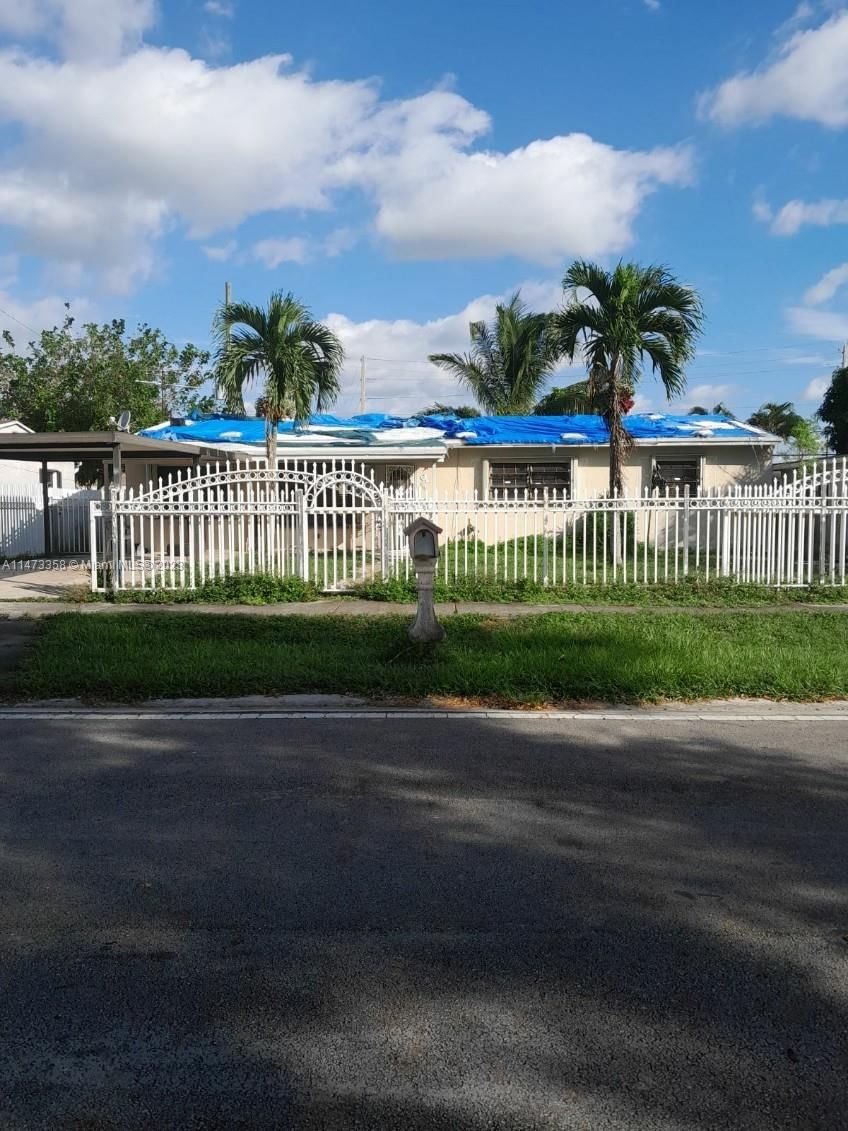 Real estate property located at 945 Curtiss Dr, Miami-Dade County, CURTISS PARK, Opa-Locka, FL
