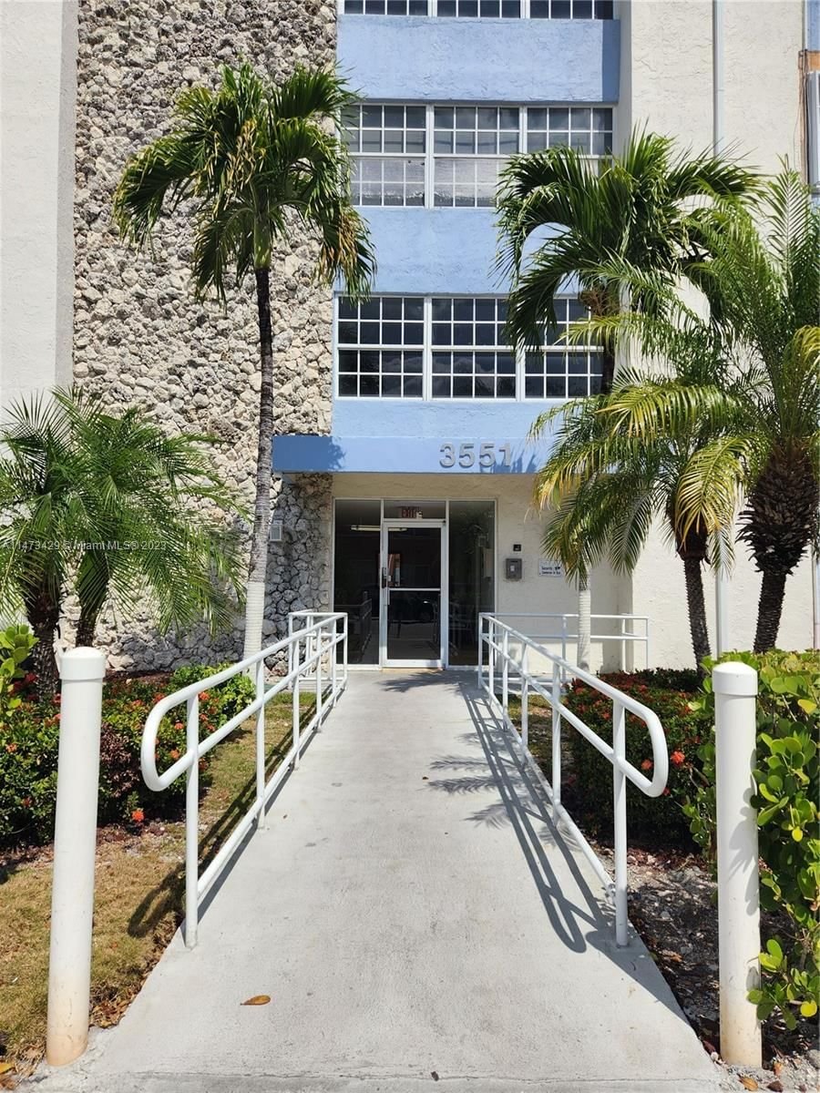 Real estate property located at 3551 9th Ter #103, Miami-Dade County, CORDOBA CONDO, Miami, FL