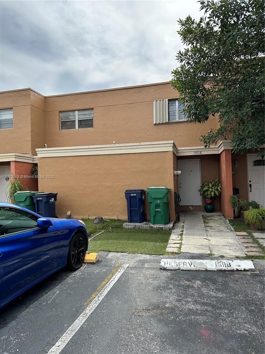 Real estate property located at 15118 81st St #105, Miami-Dade County, Miami, FL