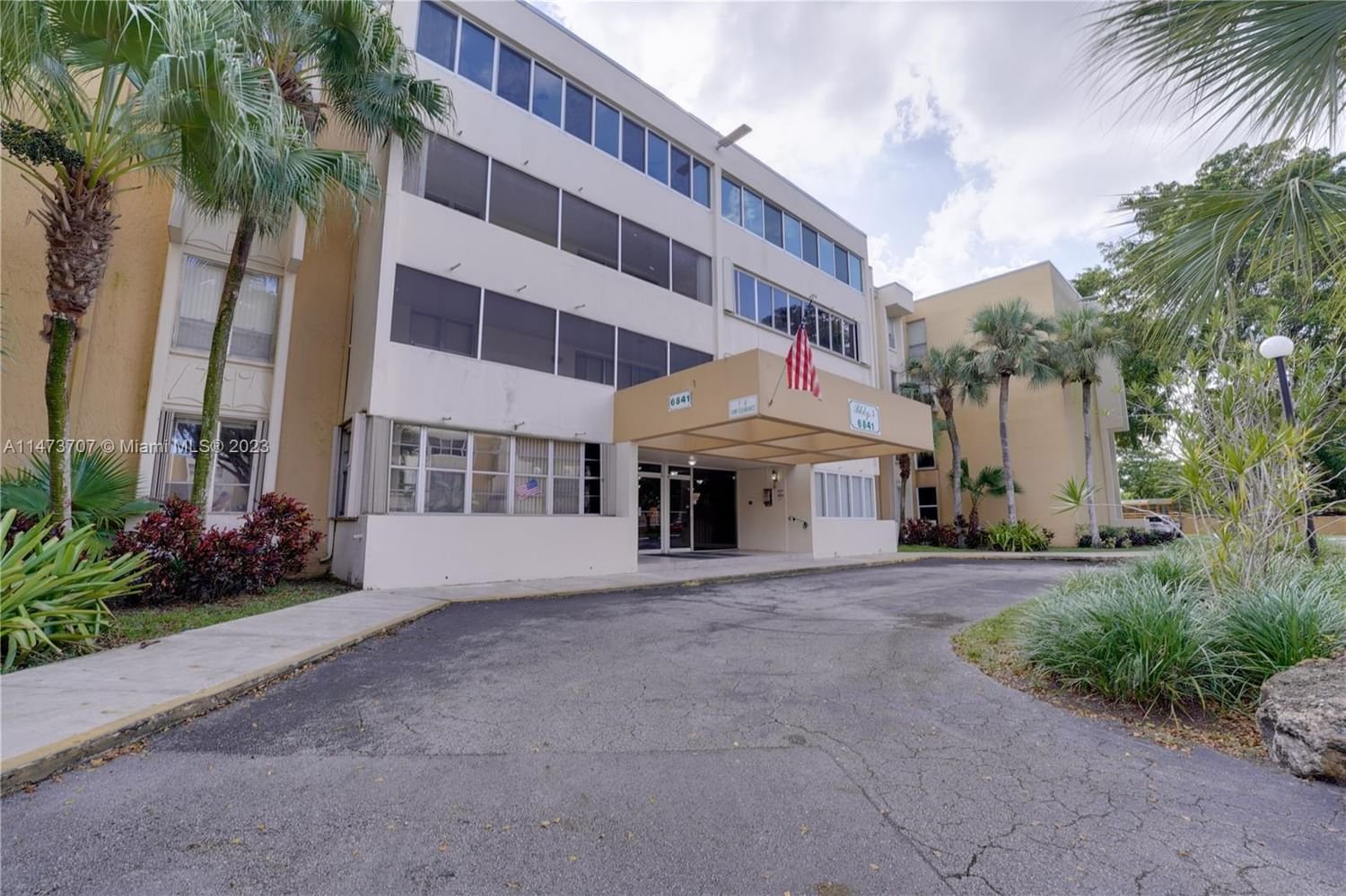 Real estate property located at 6841 147th Ave #3C, Miami-Dade County, SOVEREIGNS CONDO, Miami, FL