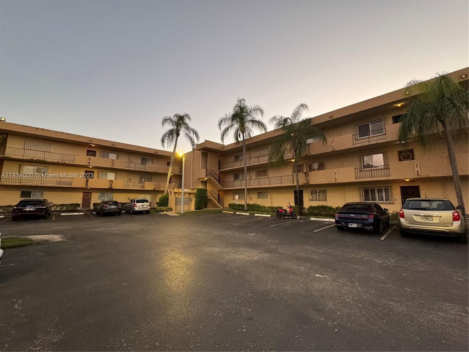 Real estate property located at 8401 107th Ave #132E, Miami-Dade County, KENDALL ACRES WEST CONDO, Miami, FL