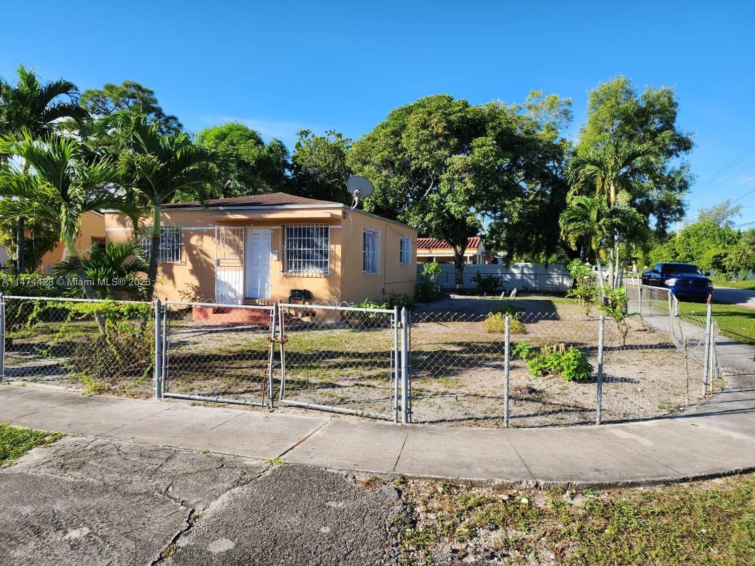 Real estate property located at 816 Codadad St, Miami-Dade County, Opa-Locka, FL