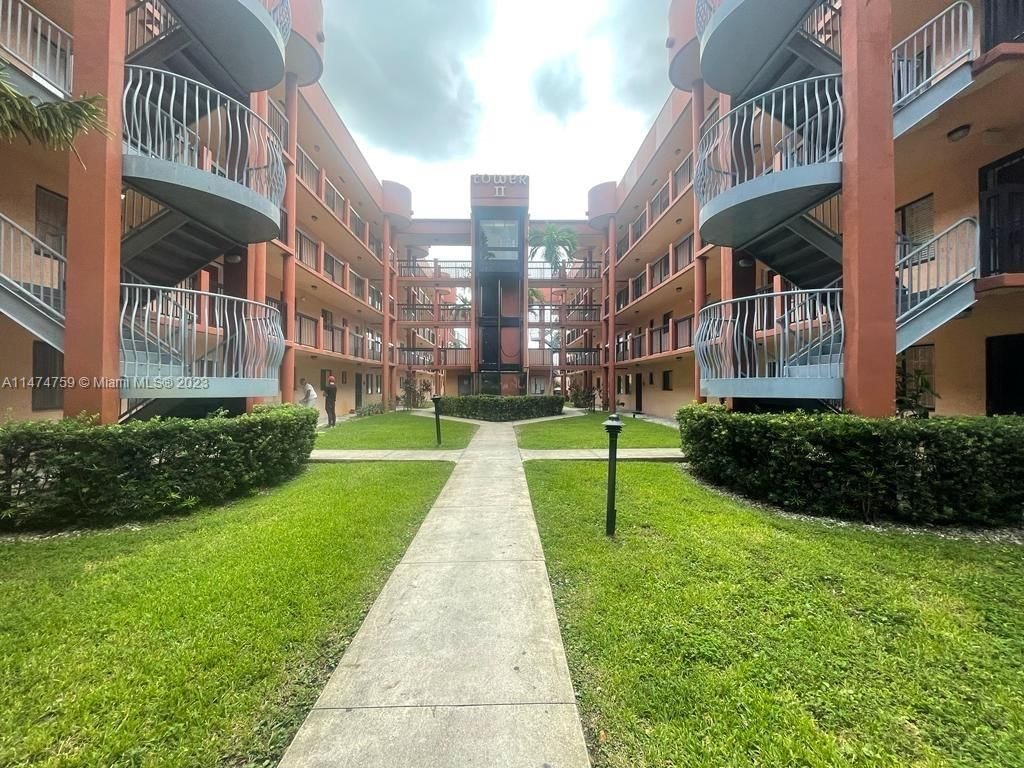 Real estate property located at 5390 21st Ct #308, Miami-Dade County, ALAMEDA TOWER 2 CONDO, Hialeah, FL