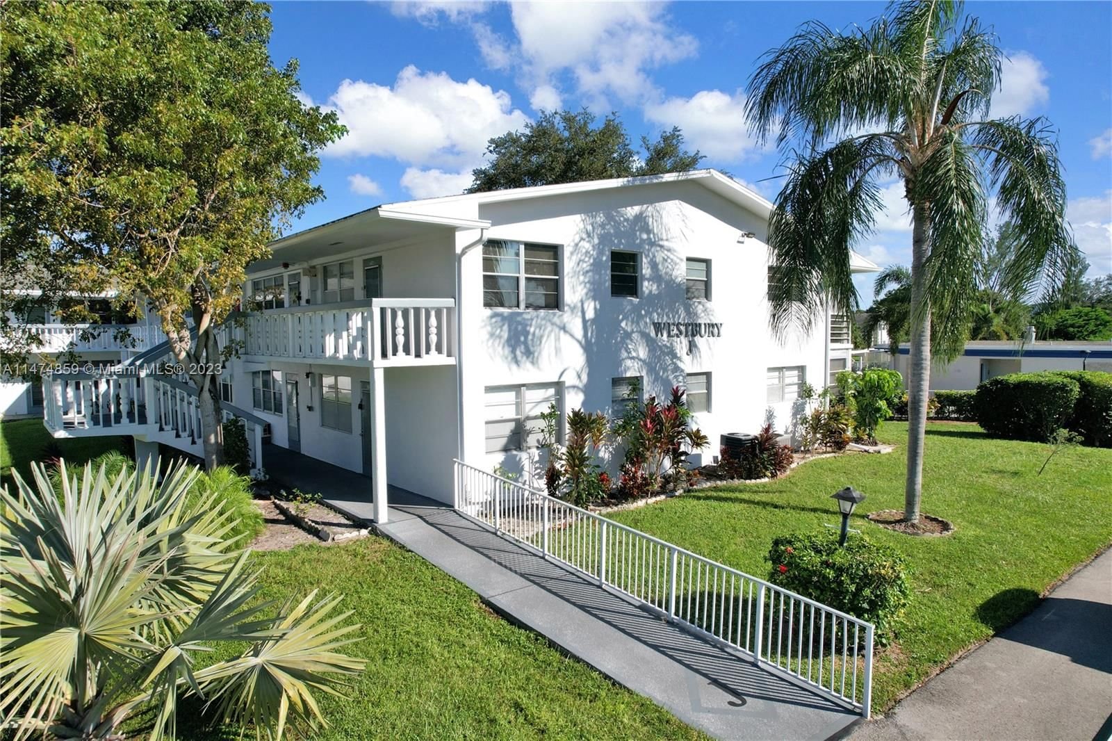 Real estate property located at 182 Westbury J #182, Broward County, WESTBURY J CONDO, Deerfield Beach, FL