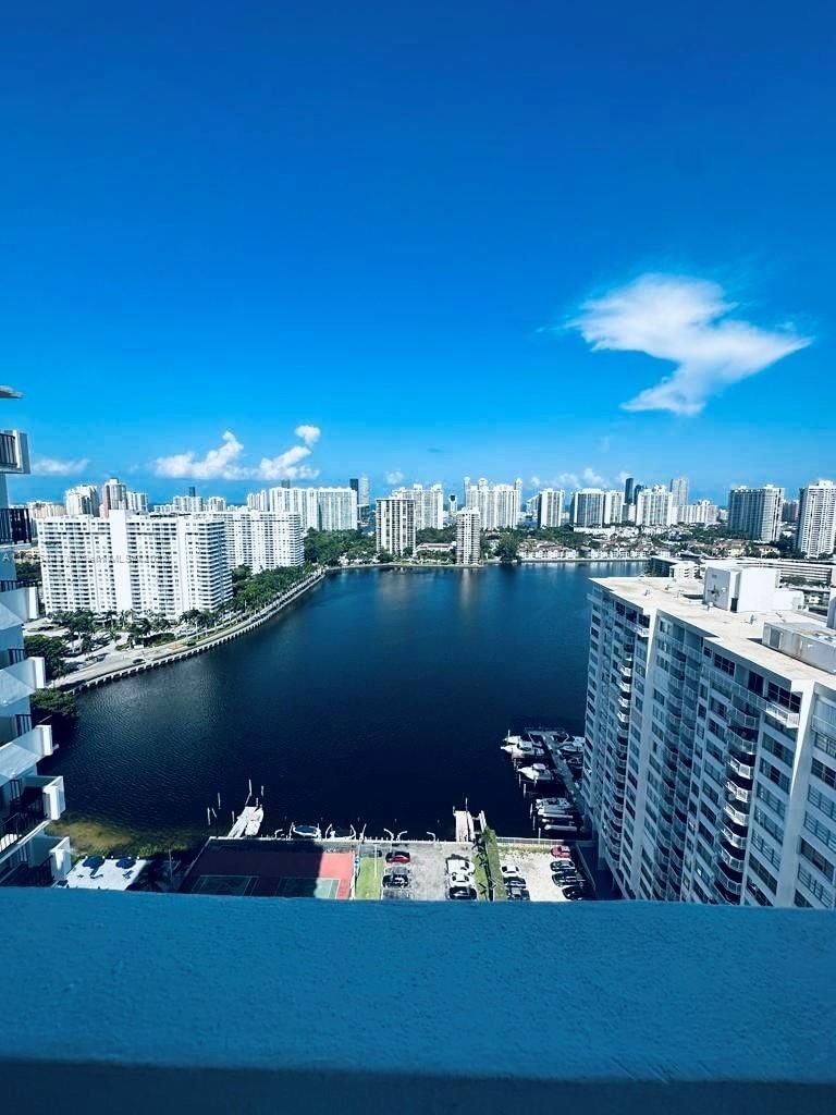 Real estate property located at 2750 183rd St #2702, Miami-Dade County, Aventura, FL