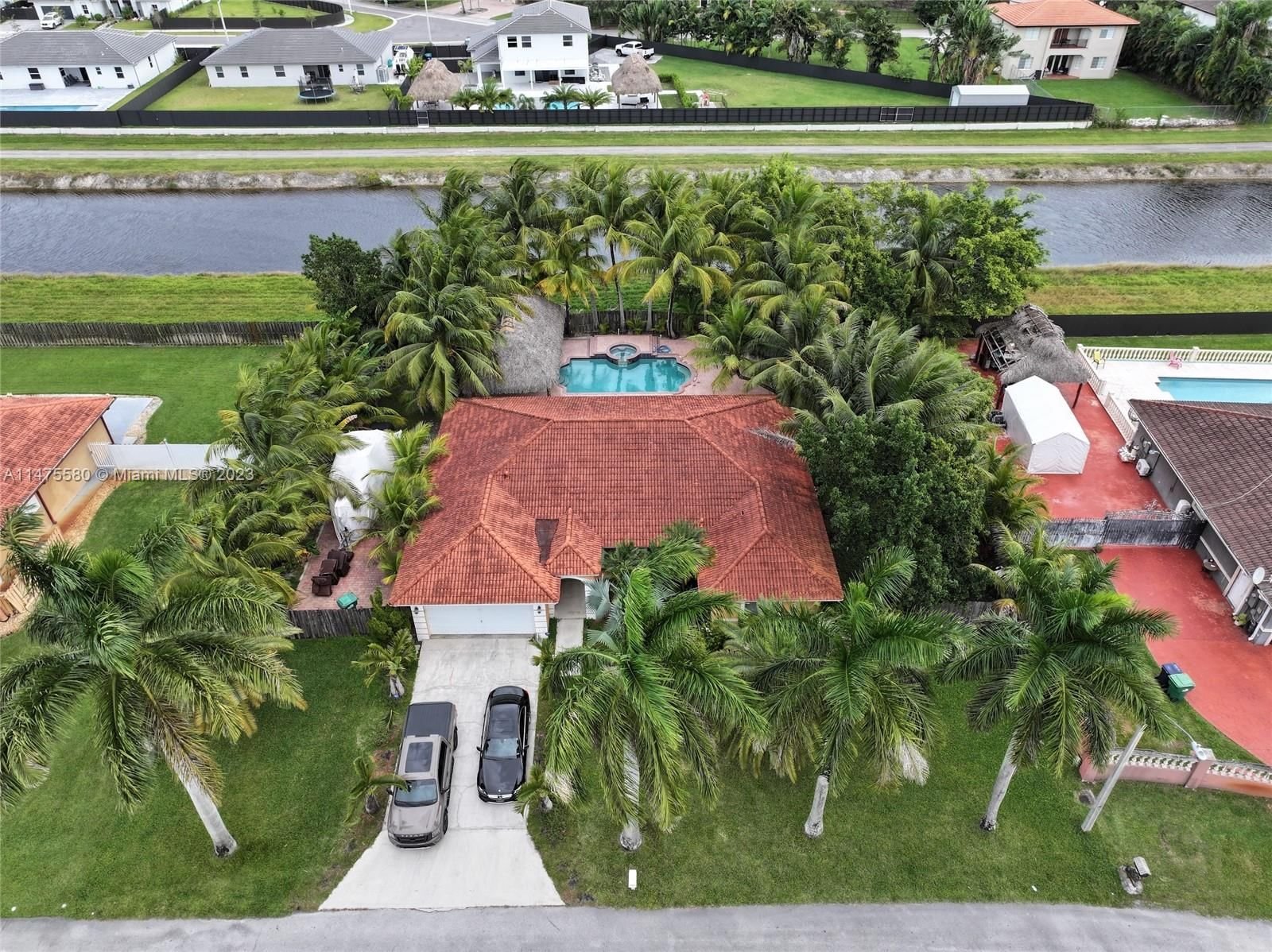 Real estate property located at 19551 133rd Ave, Miami-Dade County, BLACK CREEK ESTATES, Miami, FL