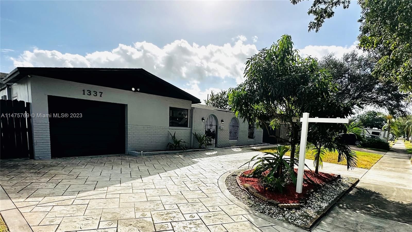 Real estate property located at 1337 74th Ter, Broward County, BOULEVARD HEIGHTS SECTION, Hollywood, FL