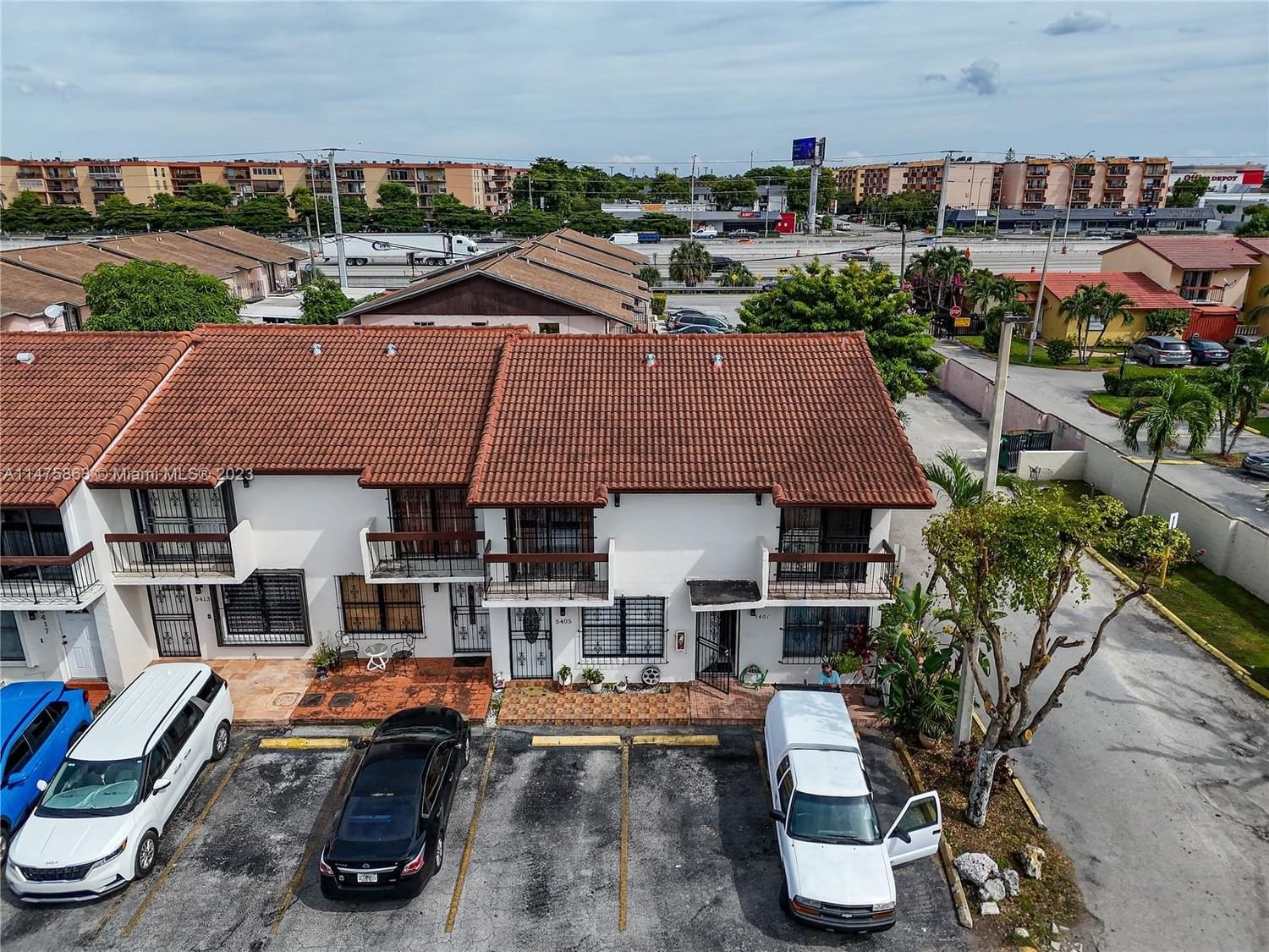 Real estate property located at 5405 20th Ln #2, Miami-Dade County, SECOND WEST LAKE CONDO, Hialeah, FL