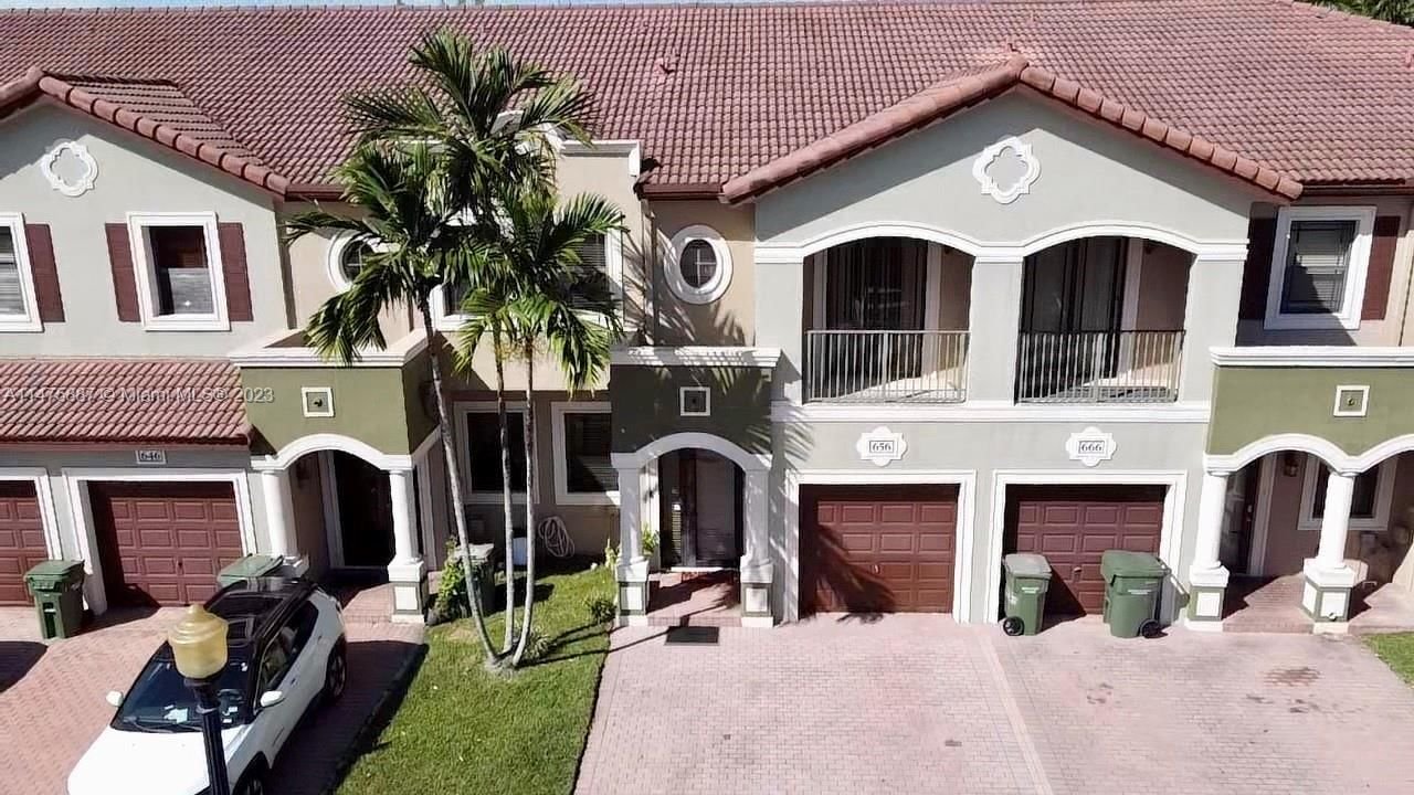 Real estate property located at 656 35th Ave, Miami-Dade County, FLORENCE AT CRYSTAL LAKES, Homestead, FL