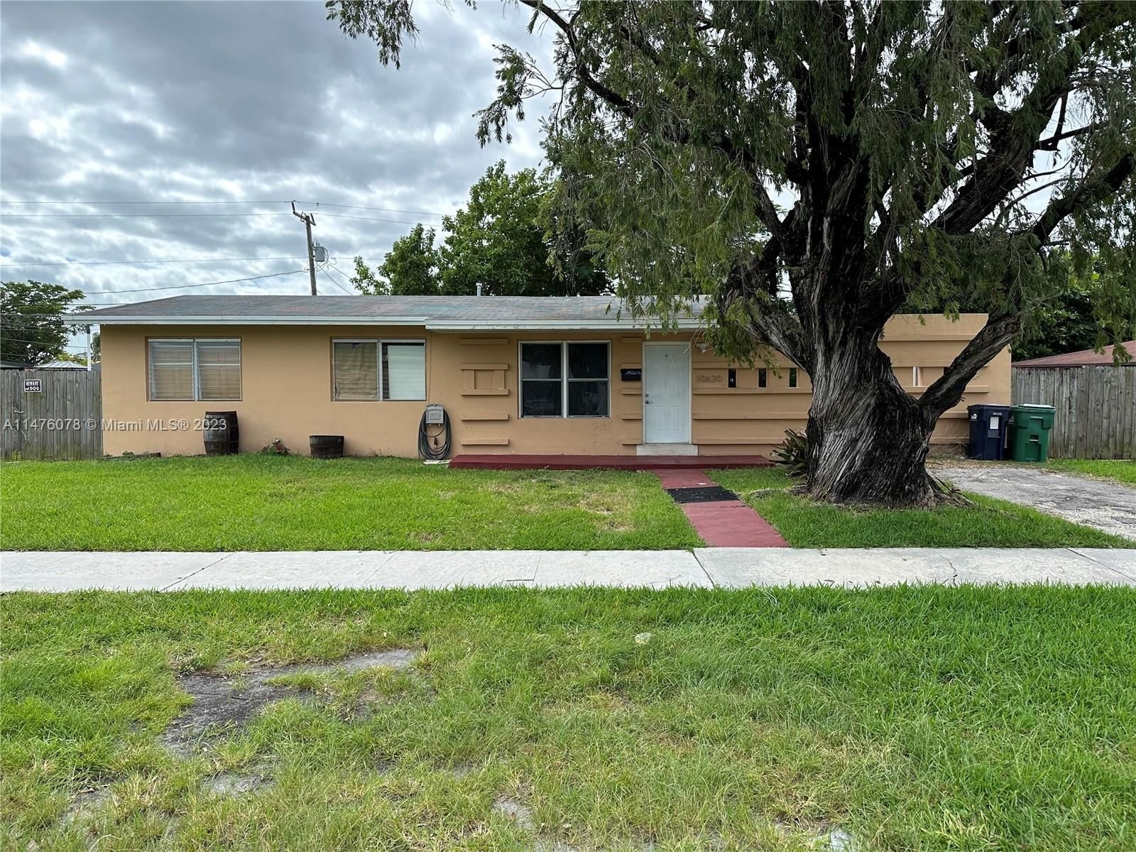 Real estate property located at 10620 200th St, Miami-Dade County, BENSON MANOR, Cutler Bay, FL