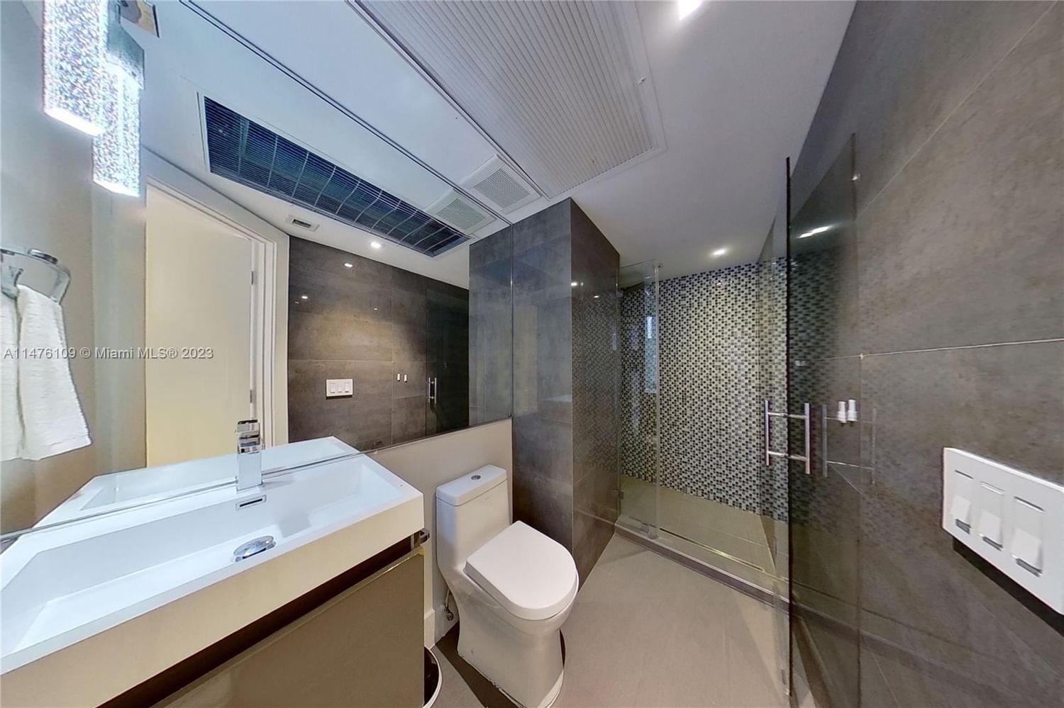 Real estate property located at 5255 Collins Ave #10J, Miami-Dade County, Miami Beach, FL