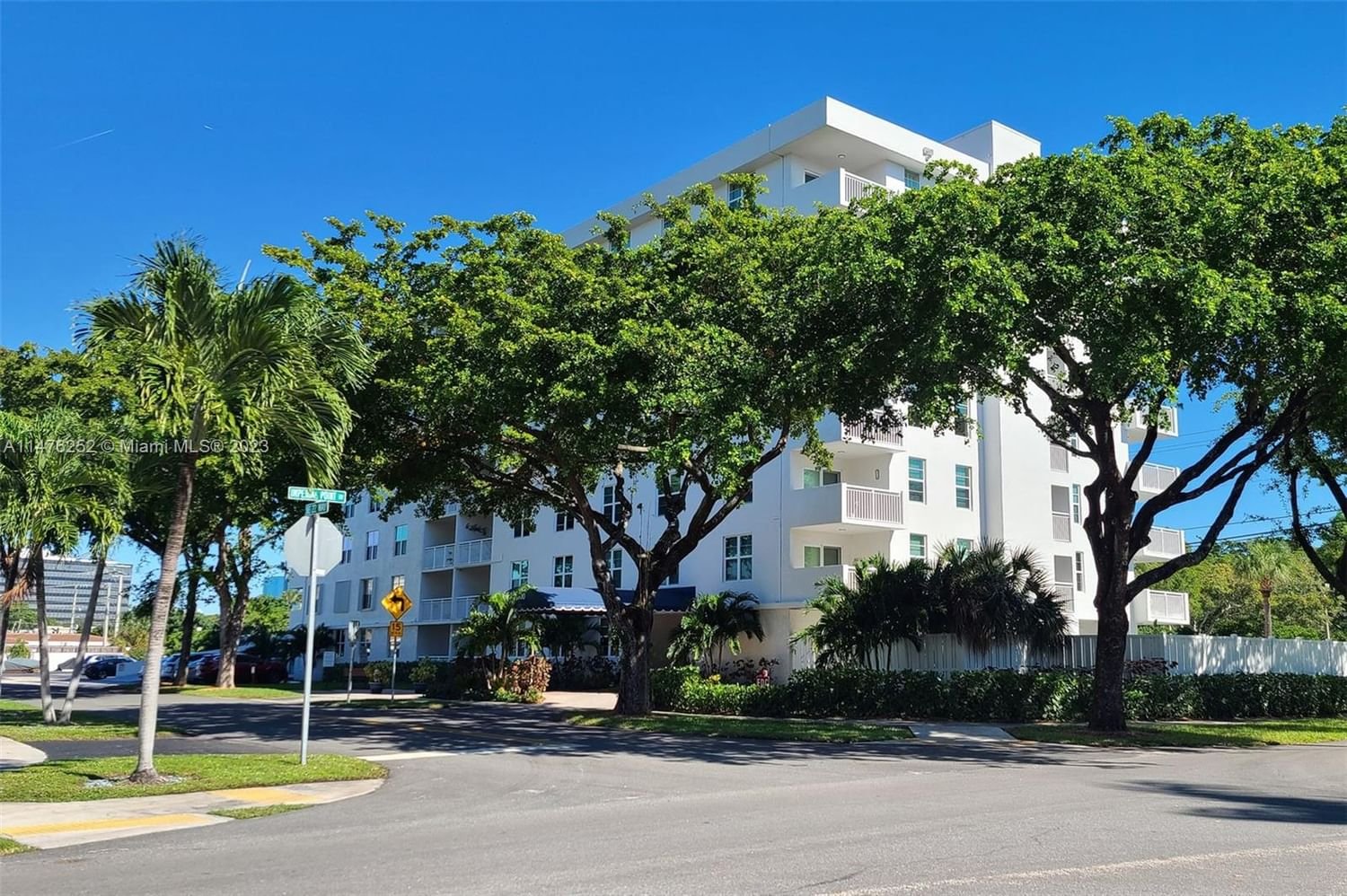 Real estate property located at 6000 22nd Way #2B, Broward County, IMPERIAL POINT CONDO, Fort Lauderdale, FL