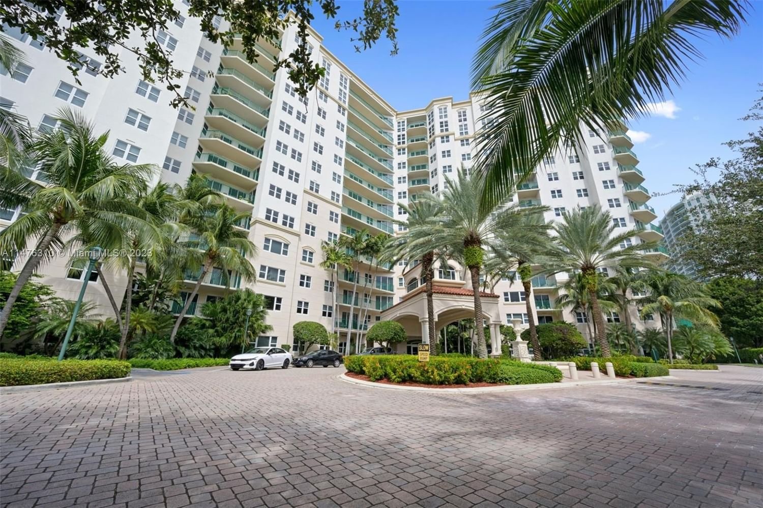 Real estate property located at 19900 Country Club Dr #720, Miami-Dade County, TURNBERRY VILLAGE South, Aventura, FL