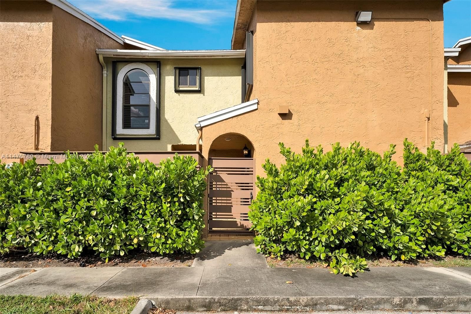 Real estate property located at 8121 71st Ct, Broward County, WOODMONT, Tamarac, FL