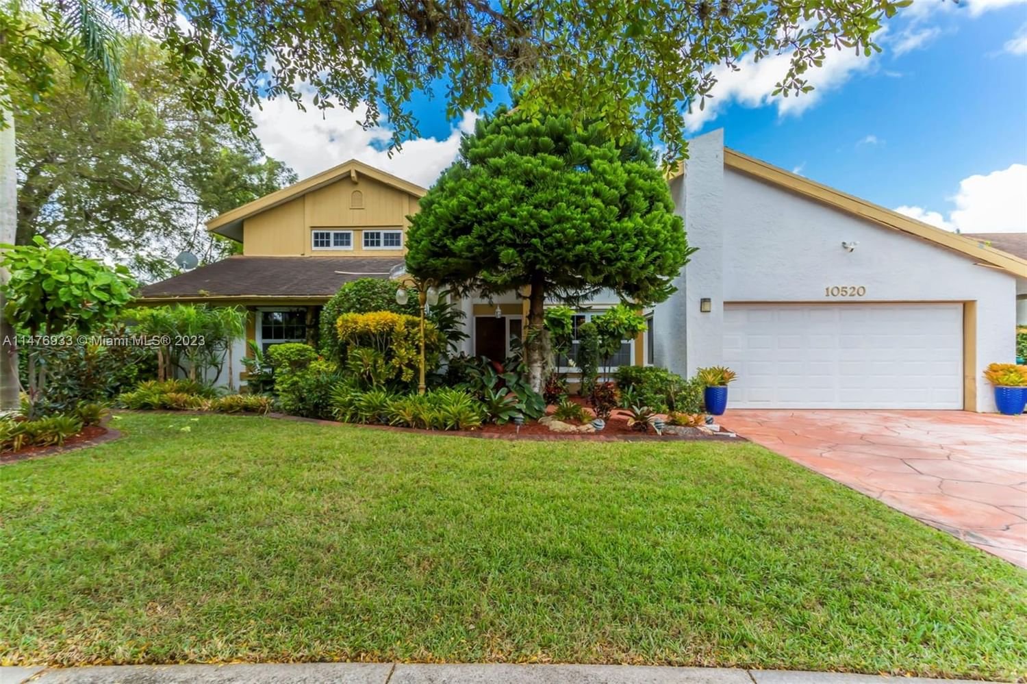Real estate property located at 10520 130th Ave, Miami-Dade County, CALUSA CORNERS, Miami, FL