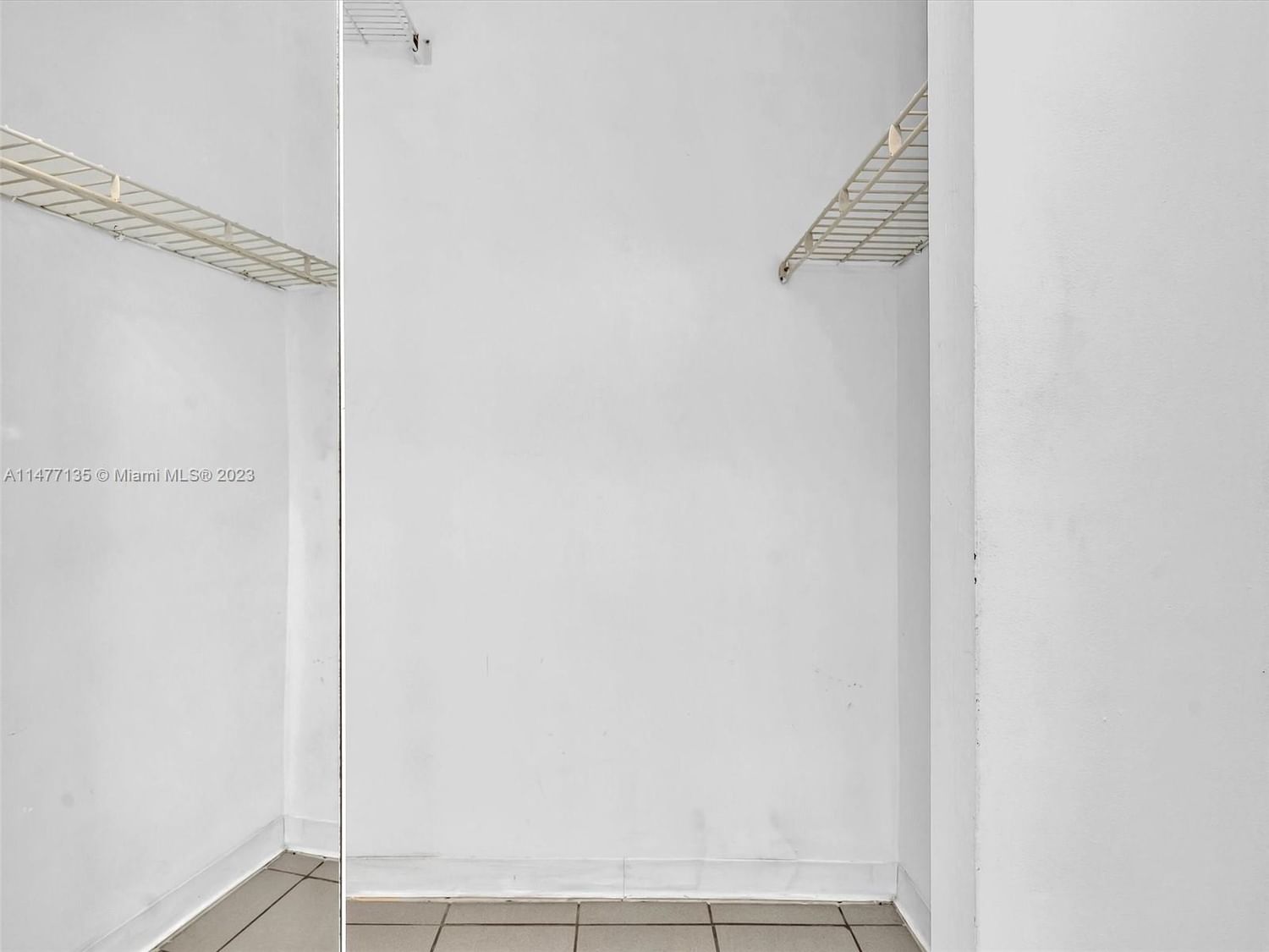 Real estate property located at 2899 Collins Ave #1604, Miami-Dade County, Miami Beach, FL