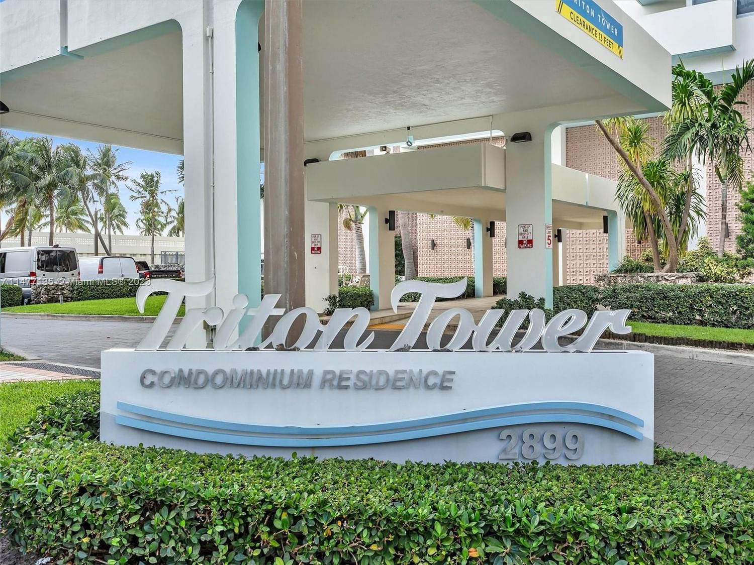 Real estate property located at 2899 Collins Ave #1604, Miami-Dade County, Miami Beach, FL