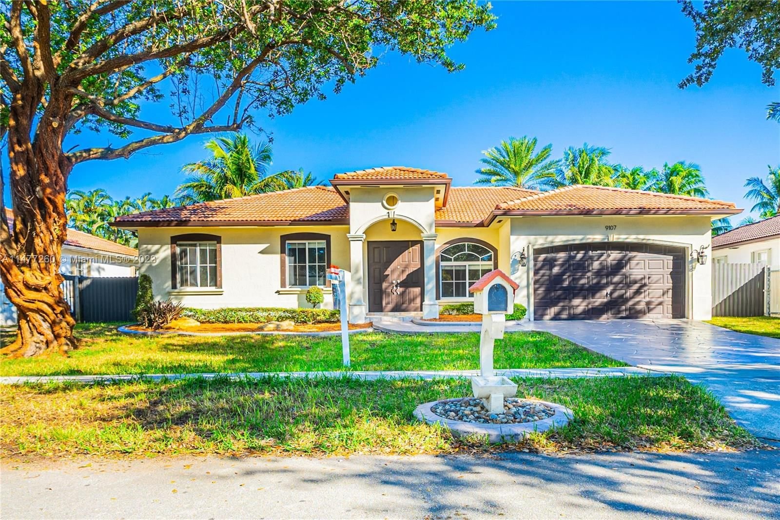Real estate property located at 9107 176th Ln, Miami-Dade County, WEST LAKES ESTATES SUB, Hialeah, FL