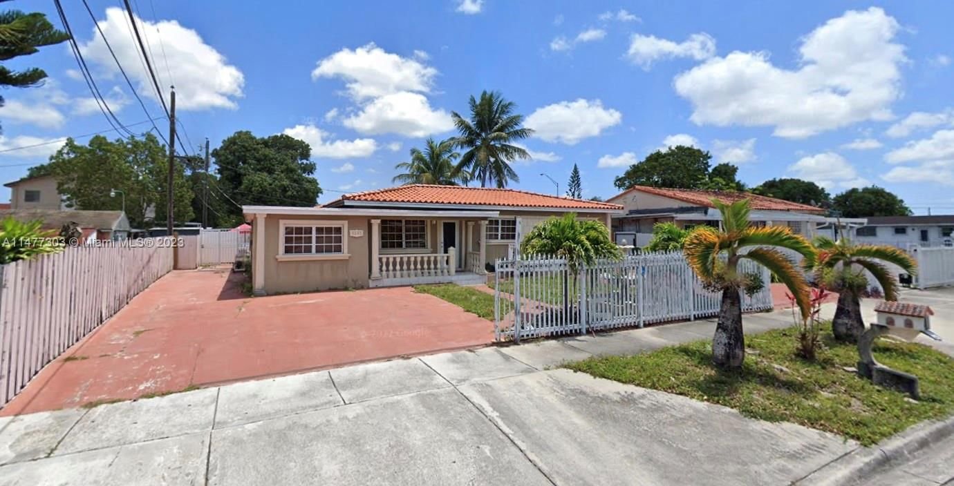 Real estate property located at 4145 2nd Ave, Miami-Dade County, CHURCHILL DOWNS RESUB, Hialeah, FL