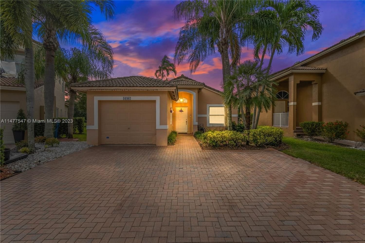 Real estate property located at 16402 Sapphire St, Broward County, SAPPHIRE SHORES-SAPPHIRE, Weston, FL