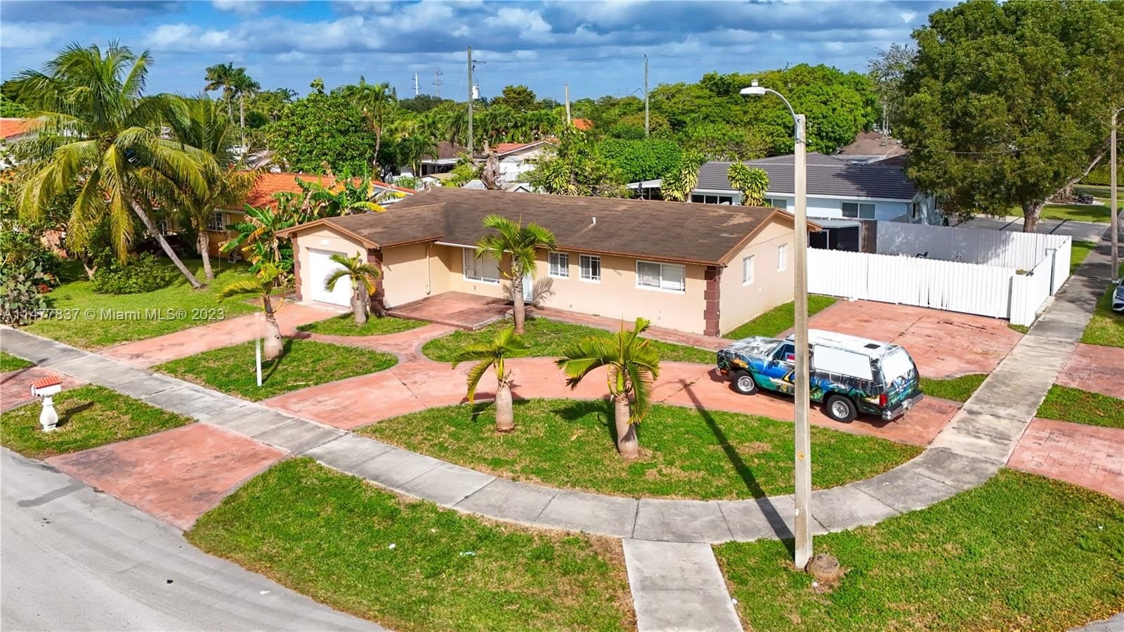 Real estate property located at 10101 88th St, Miami-Dade County, HEFTLER HOMES SUNSET PARK, Miami, FL