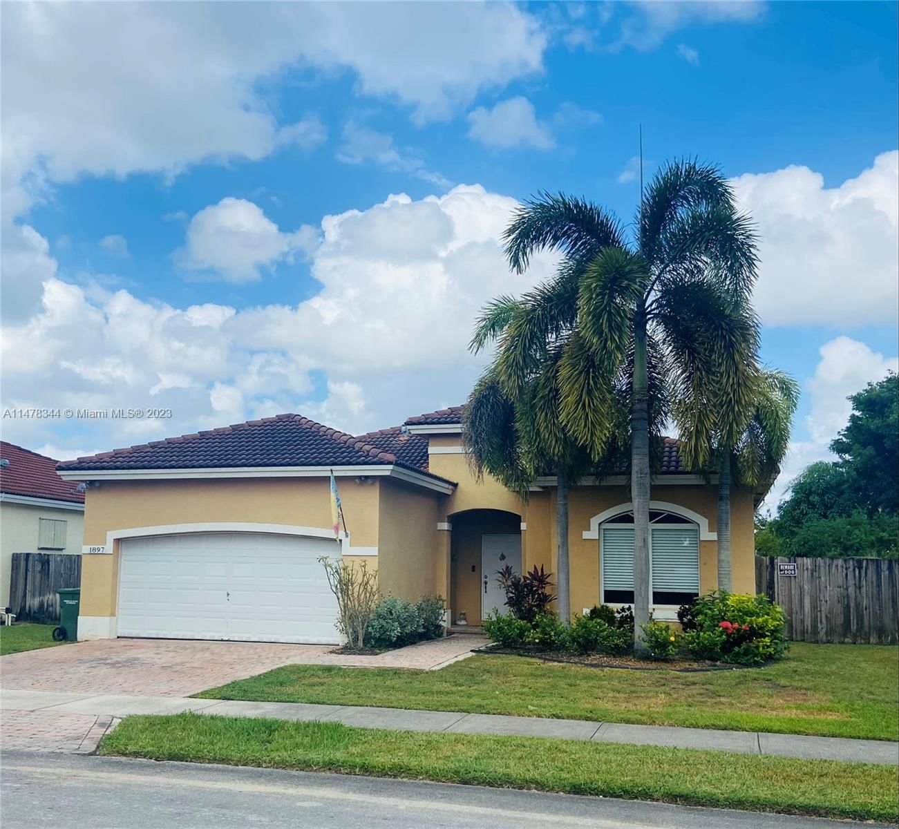 Real estate property located at 1897 18th Ct, Miami-Dade County, SHORES AT KEYS GATE, Homestead, FL