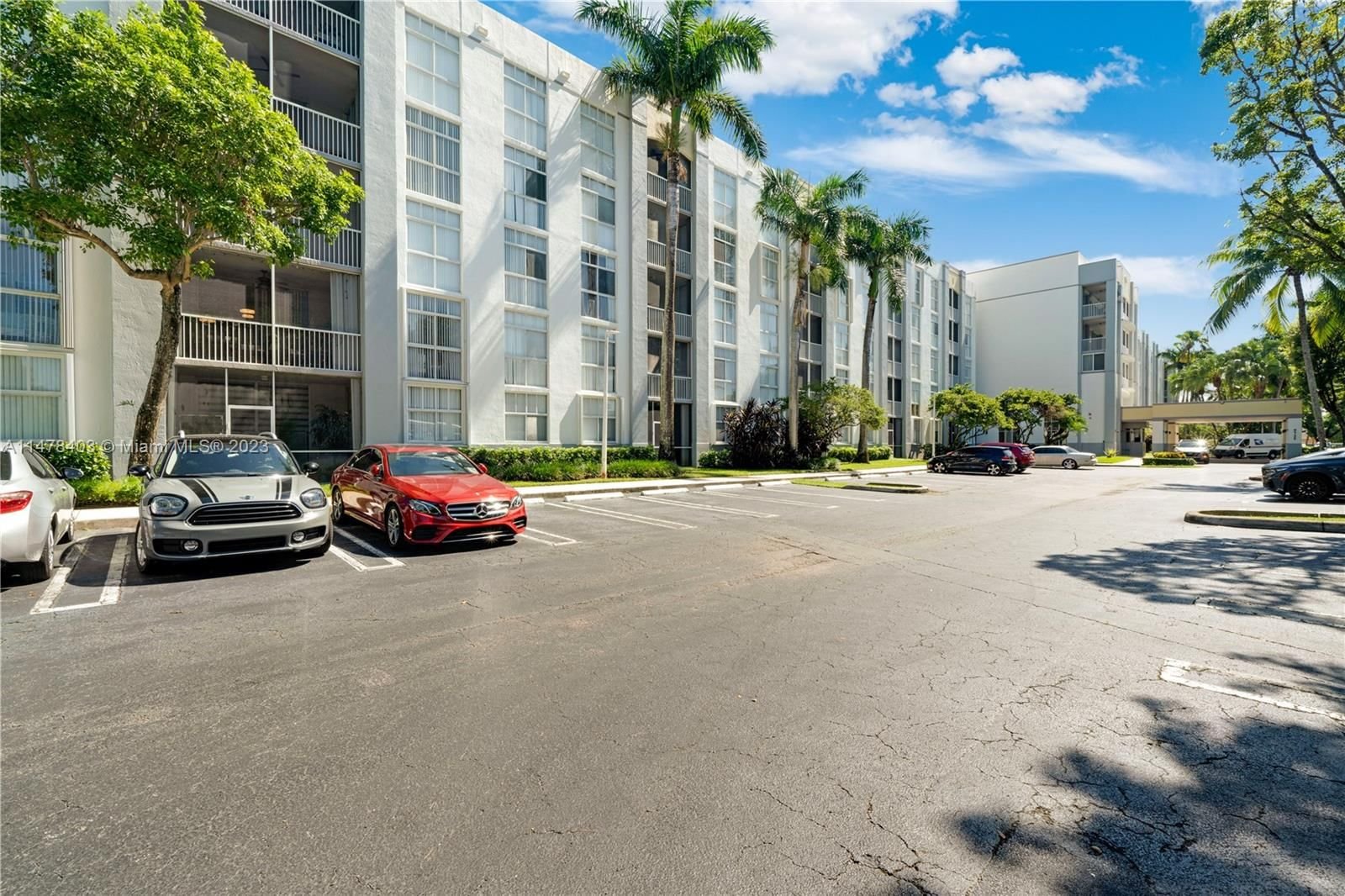 Real estate property located at 9725 52nd St #308, Miami-Dade County, DORAL HOUSE CONDO NO 3, Doral, FL