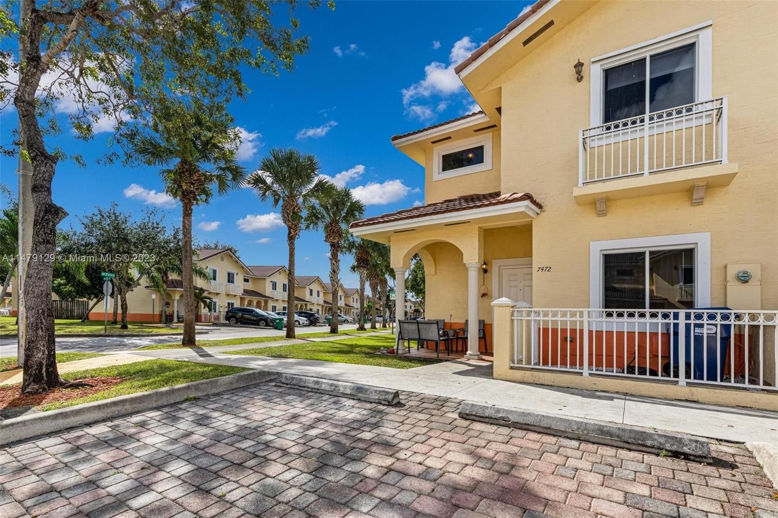 Real estate property located at 7472 181st St, Miami-Dade County, TUSCAN LAKE VILLAS, Hialeah, FL