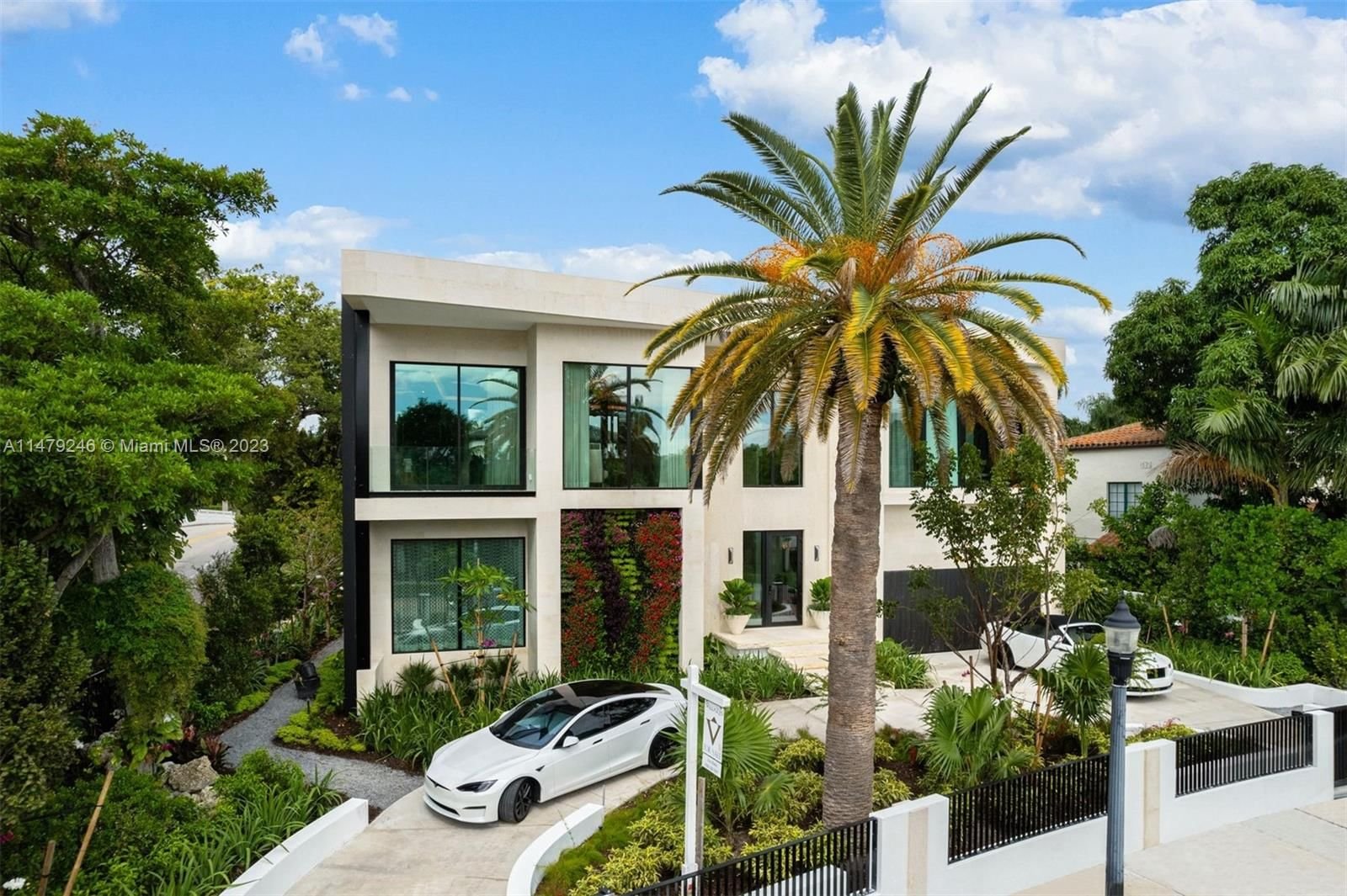 Real estate property located at 2000 Bay Rd, Miami-Dade County, Miami Beach, FL