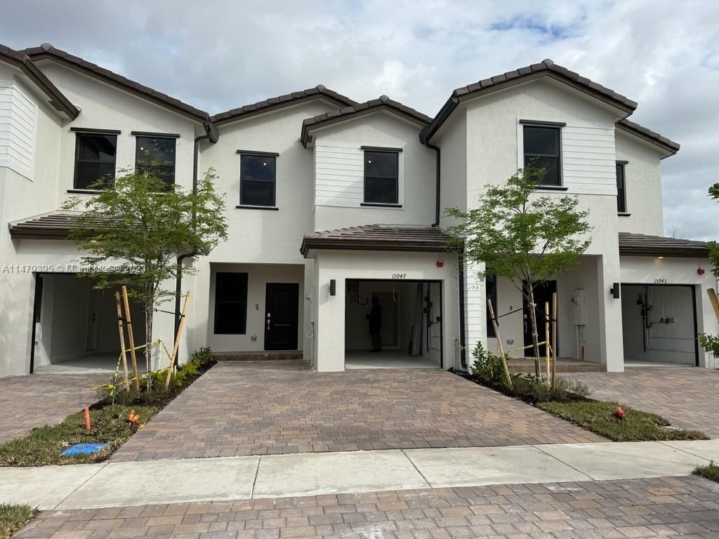 Real estate property located at 15947 2nd Street #15947, Broward County, 0, Pembroke Pines, FL